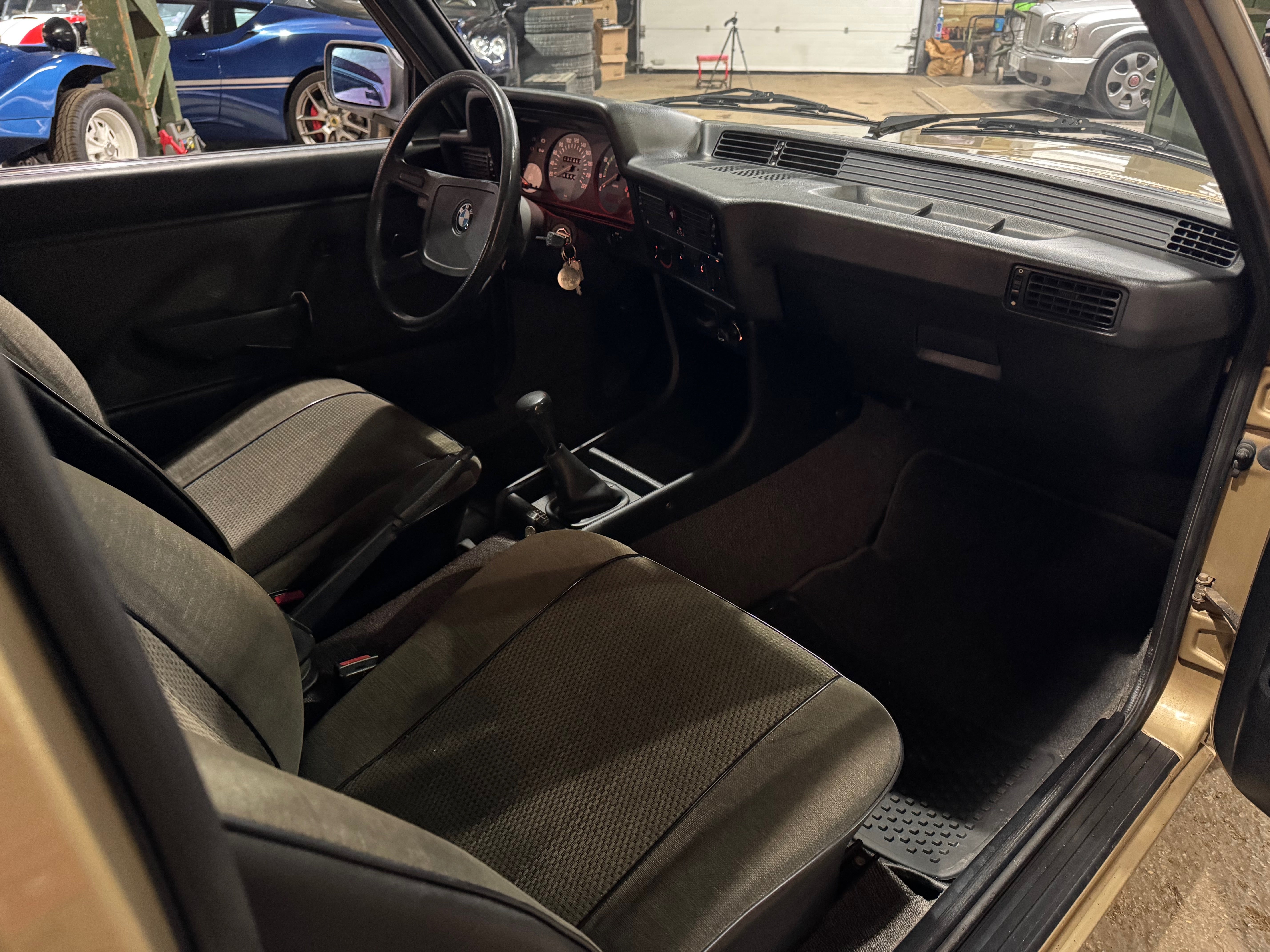 BMW 323i - E21 - Phase 2