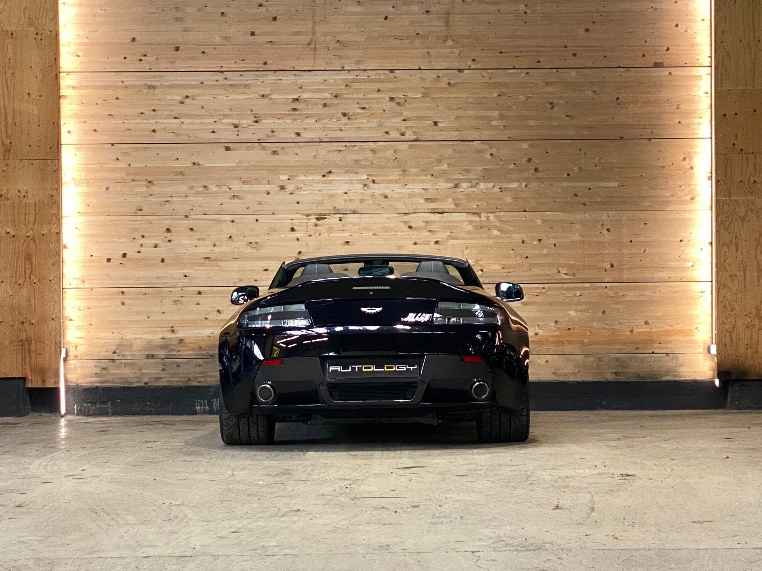 Aston Martin V12 Vantage Roadster BVM6 n°16/101