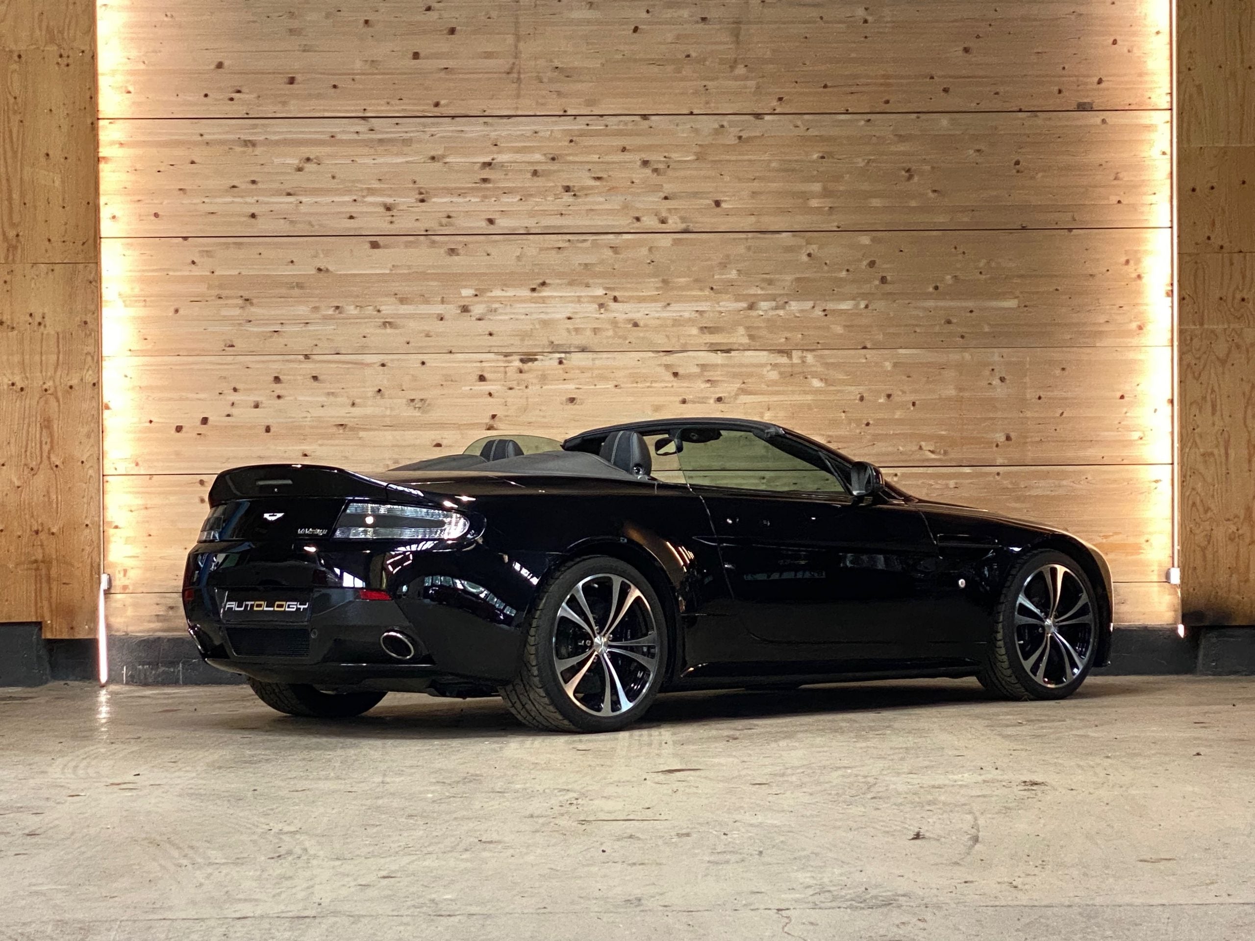 Aston Martin V12 Vantage Roadster BVM6 n°16/101