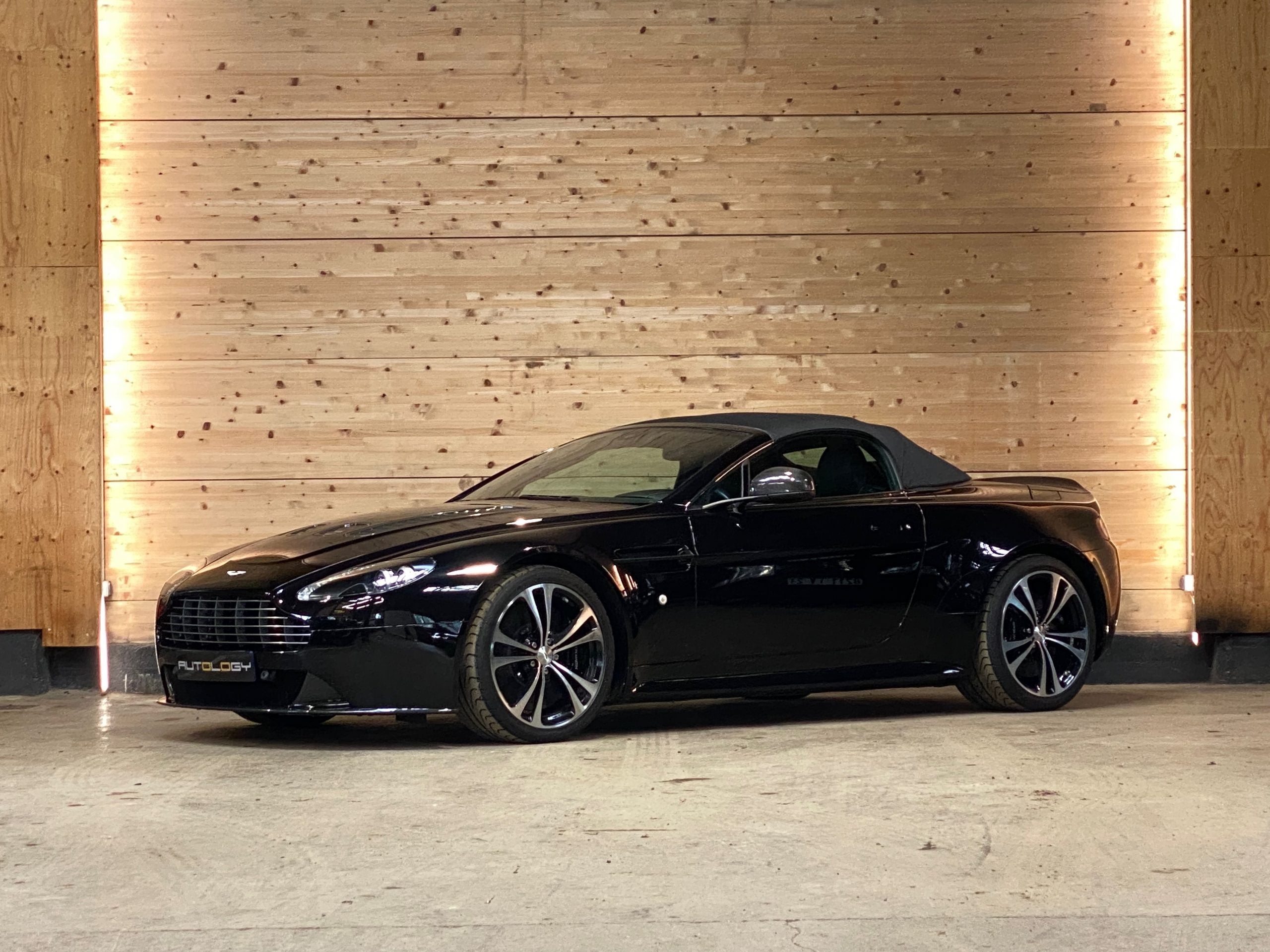 Aston Martin V12 Vantage Roadster BVM6 n°16/101