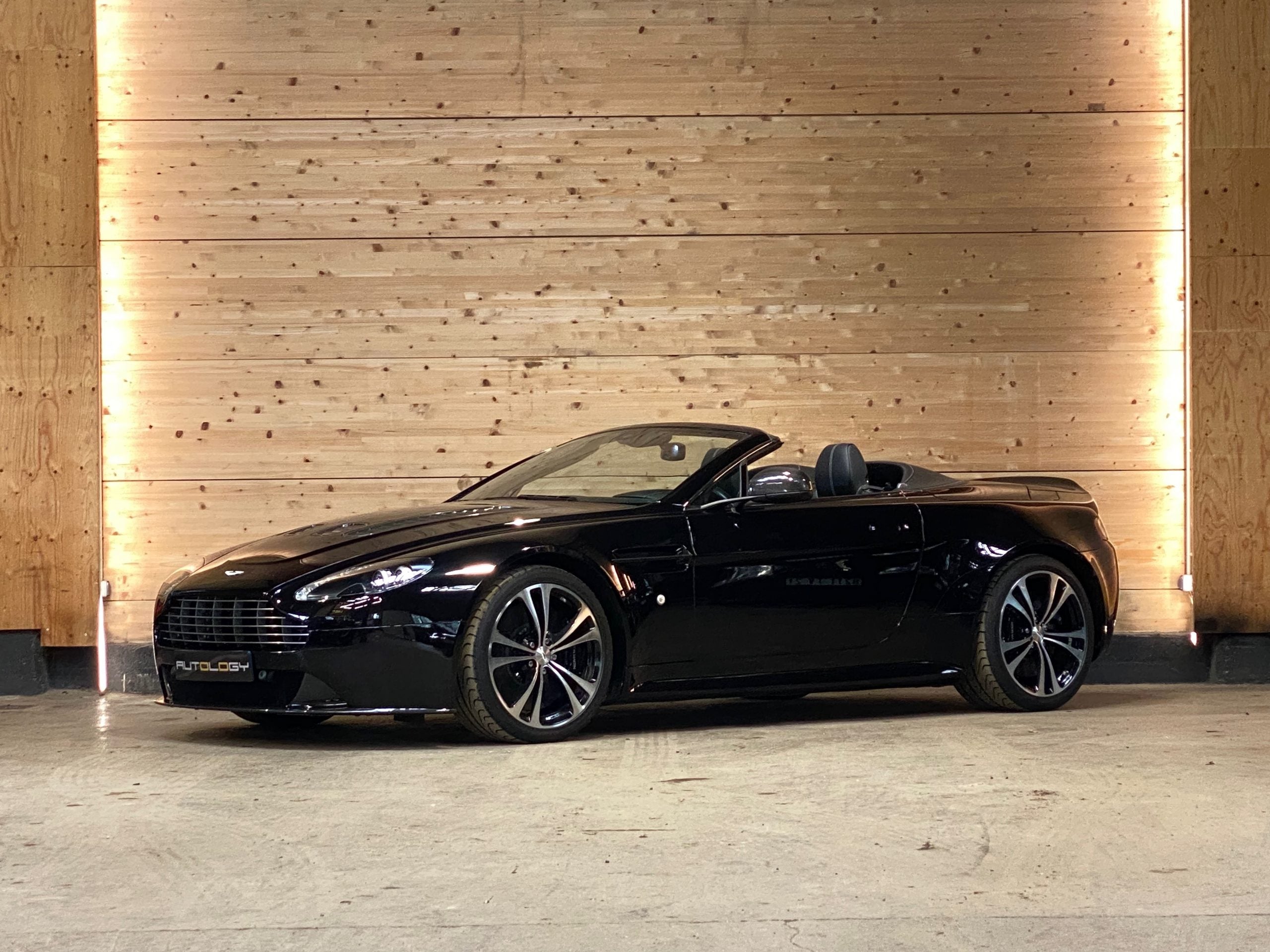 Aston Martin V12 Vantage Roadster BVM6 n°16/101