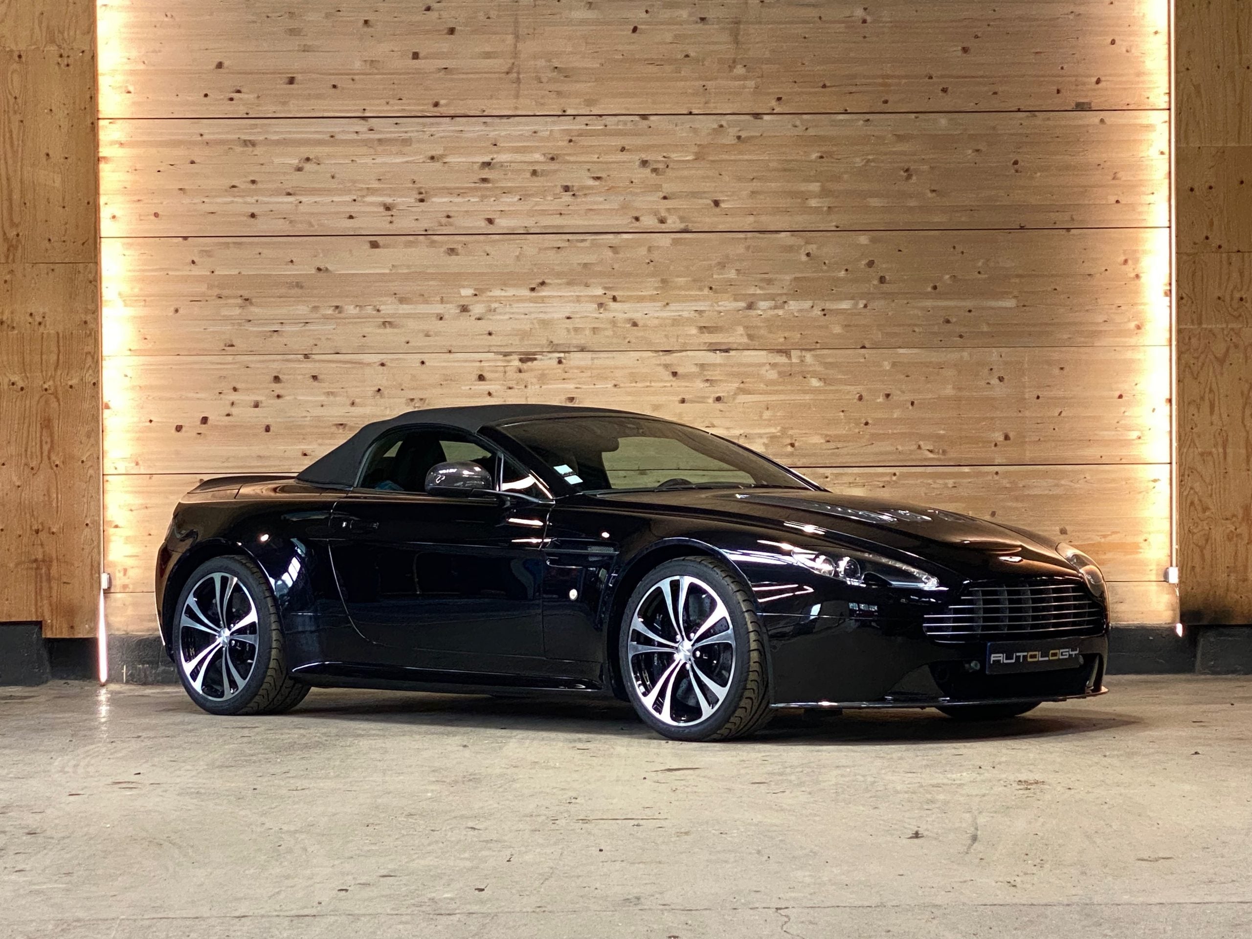 Aston Martin V12 Vantage Roadster BVM6 n°16/101