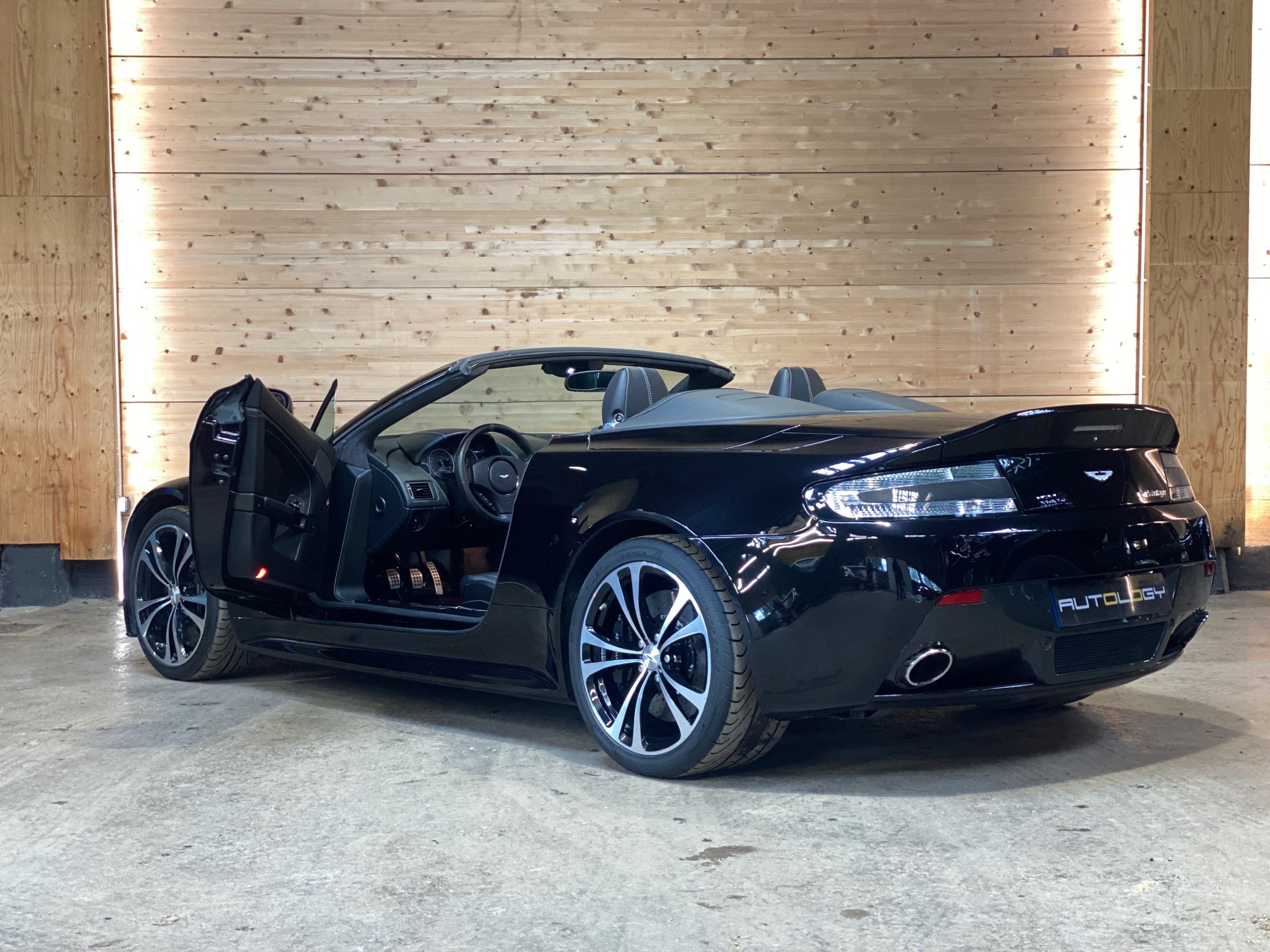 Aston Martin V12 Vantage Roadster BVM6 n°16/101