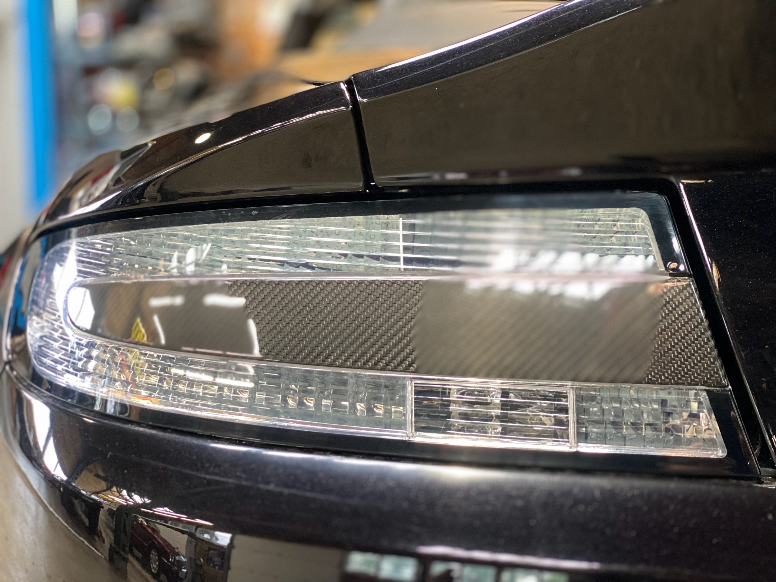 Aston Martin V12 Vantage Roadster BVM6 n°16/101