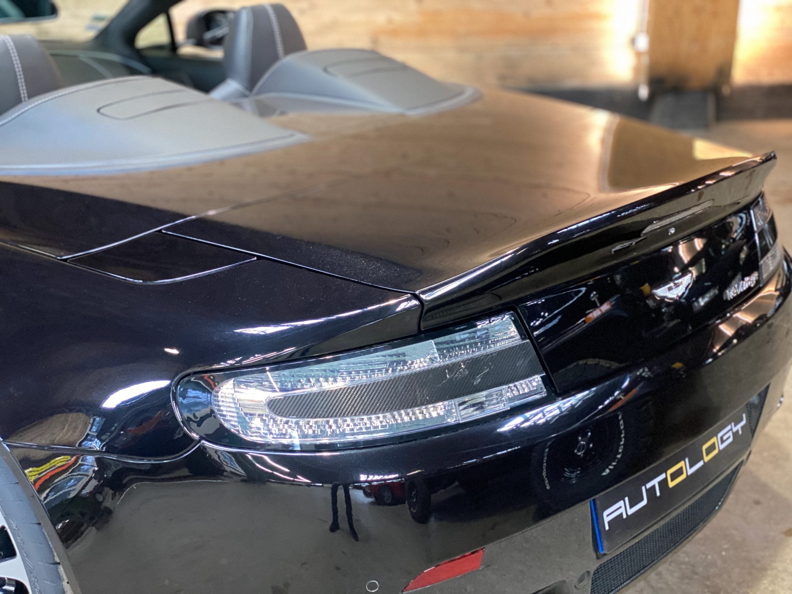 Aston Martin V12 Vantage Roadster BVM6 n°16/101