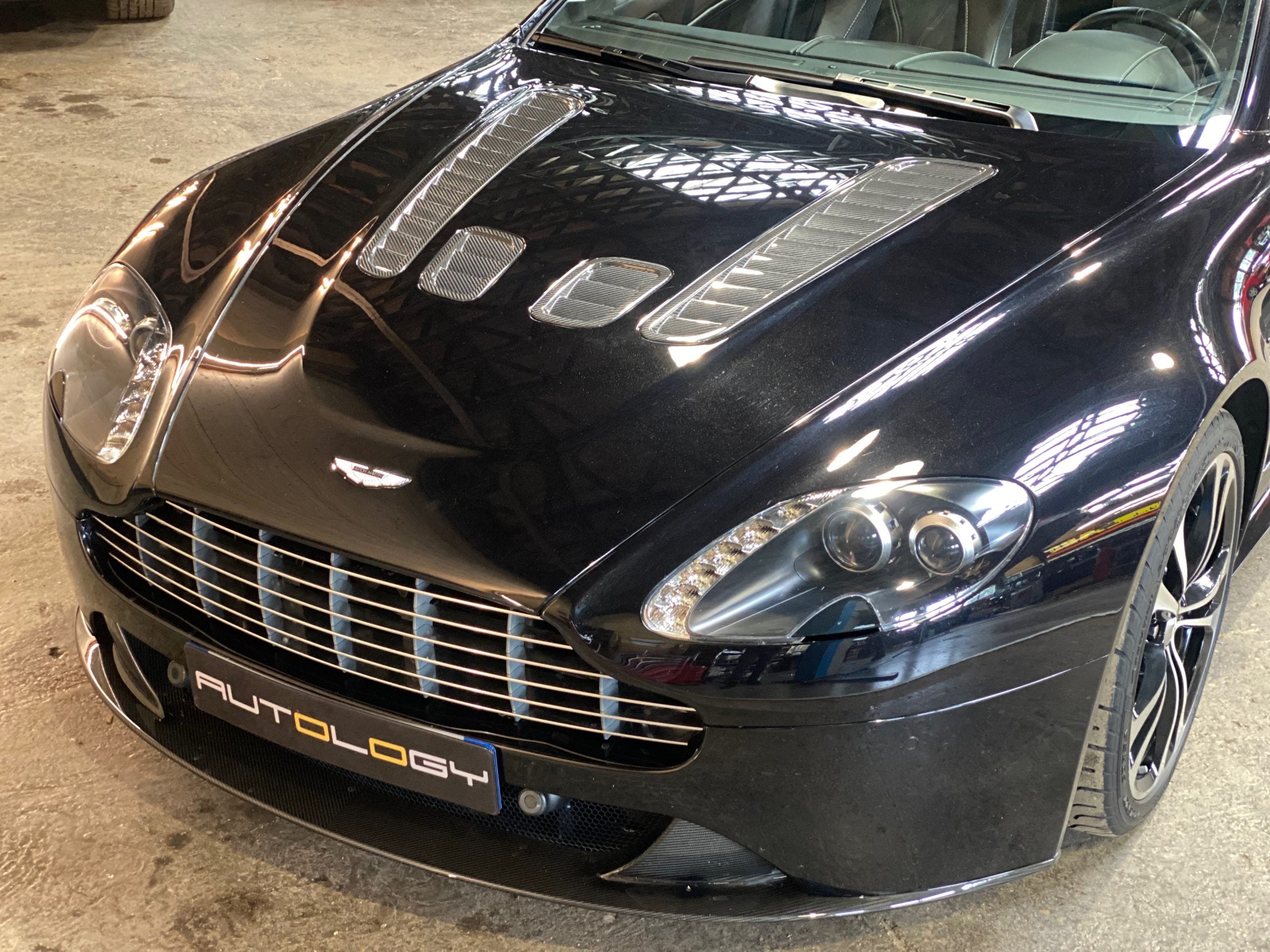 Aston Martin V12 Vantage Roadster BVM6 n°16/101