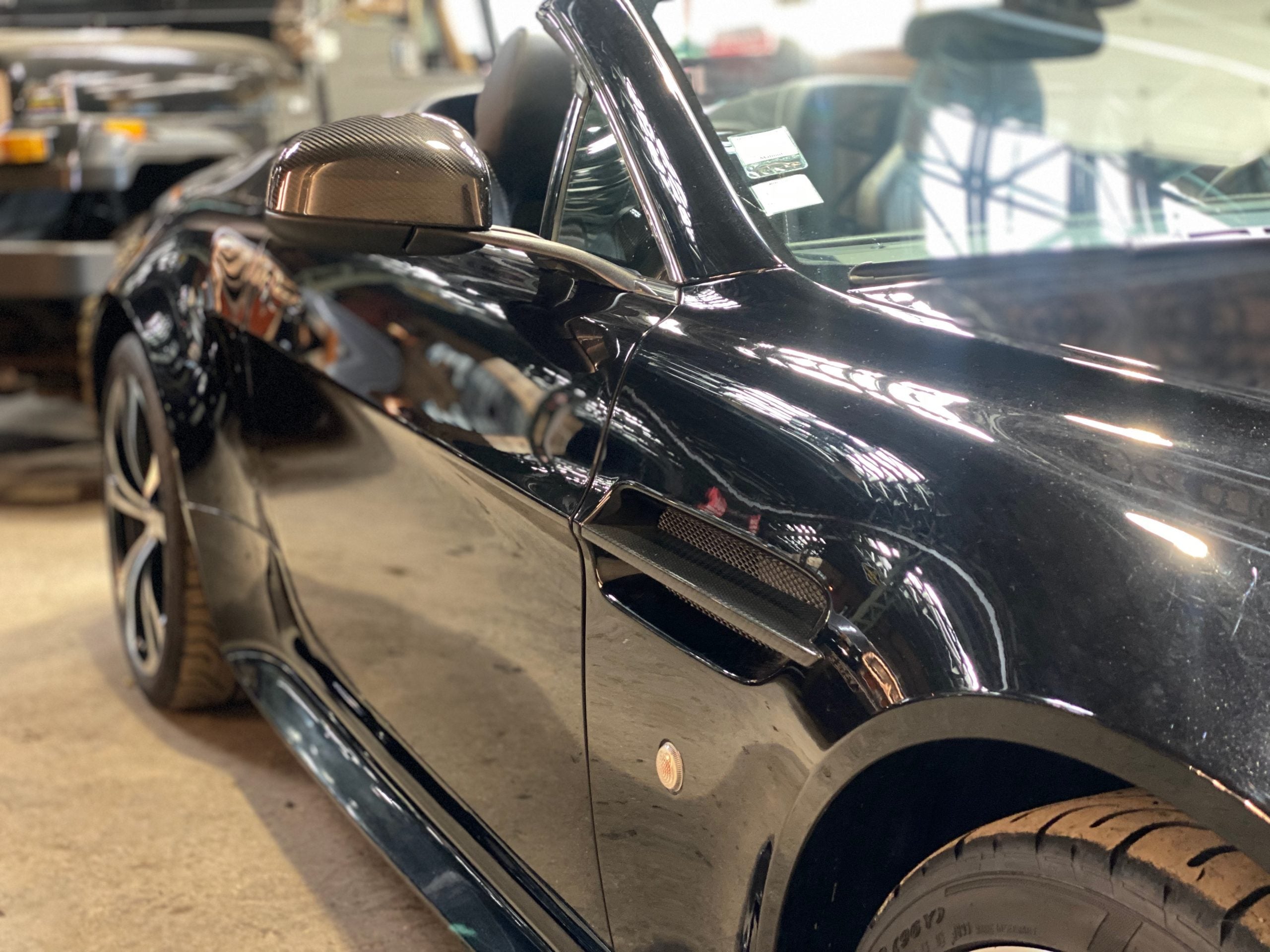 Aston Martin V12 Vantage Roadster BVM6 n°16/101