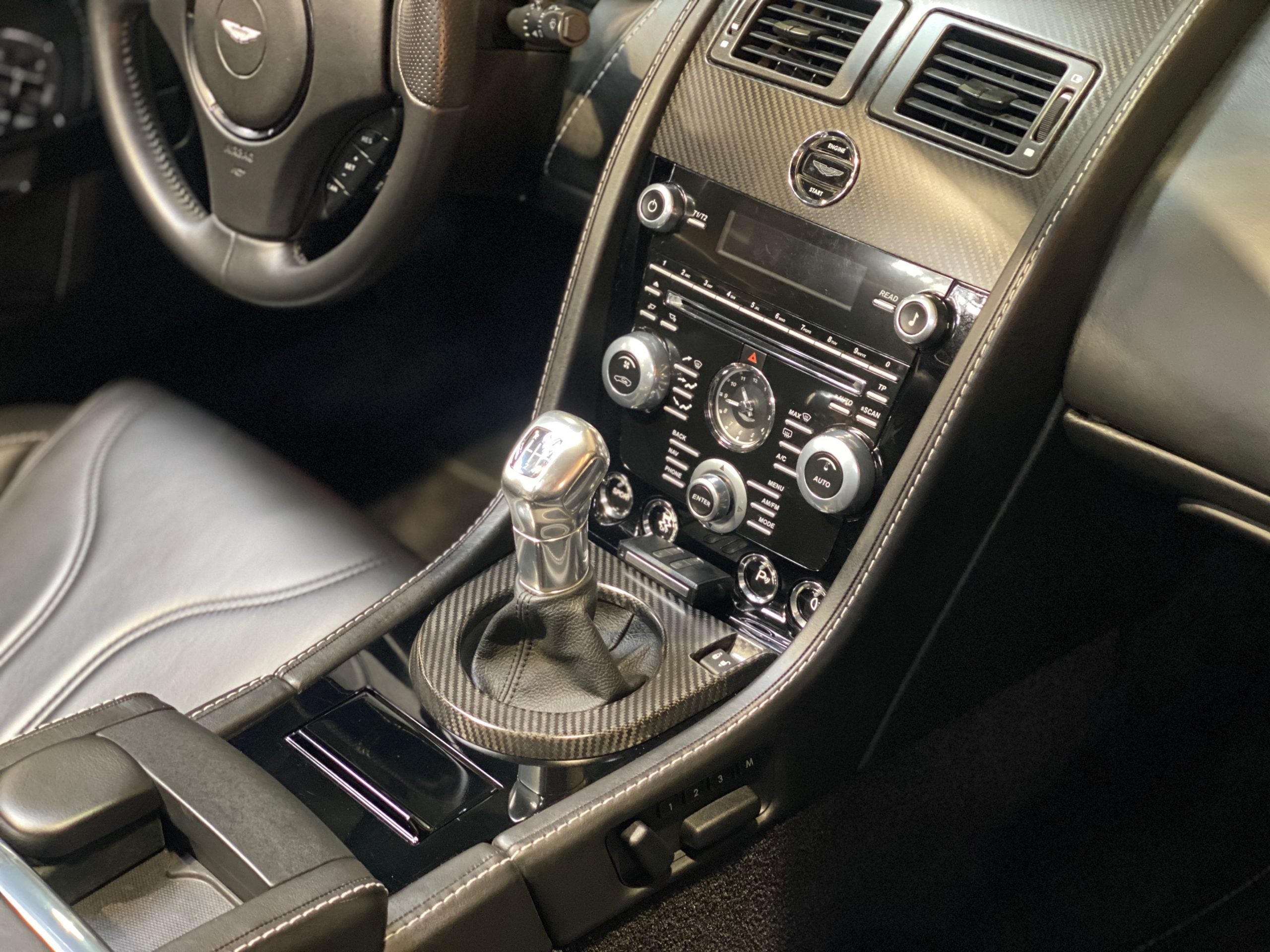 Aston Martin V12 Vantage Roadster BVM6 n°16/101