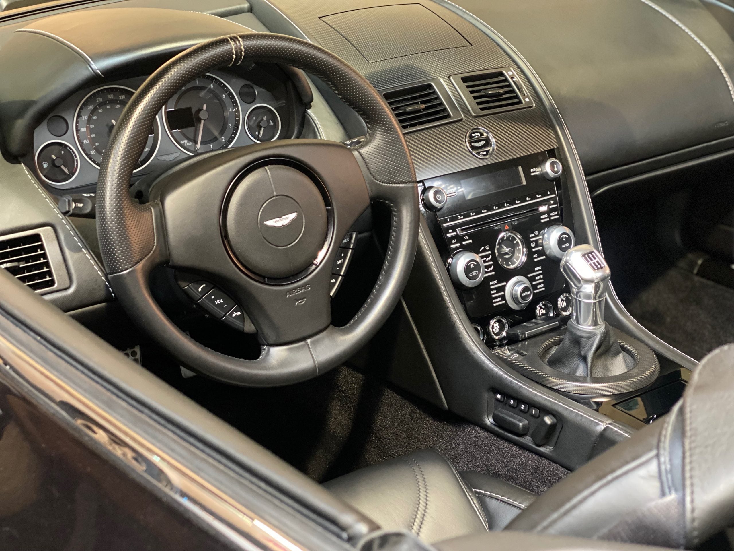 Aston Martin V12 Vantage Roadster BVM6 n°16/101