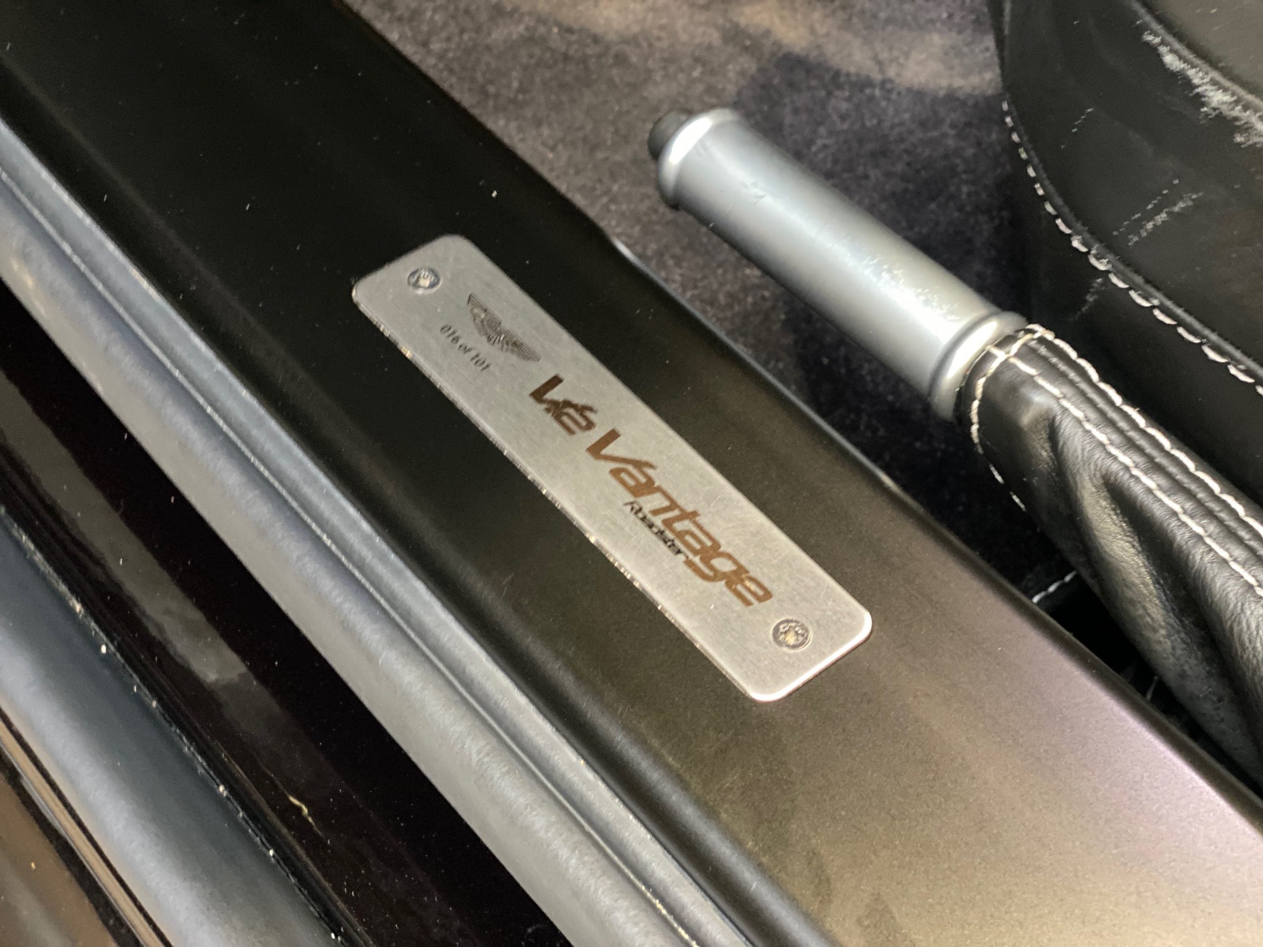 Aston Martin V12 Vantage Roadster BVM6 n°16/101