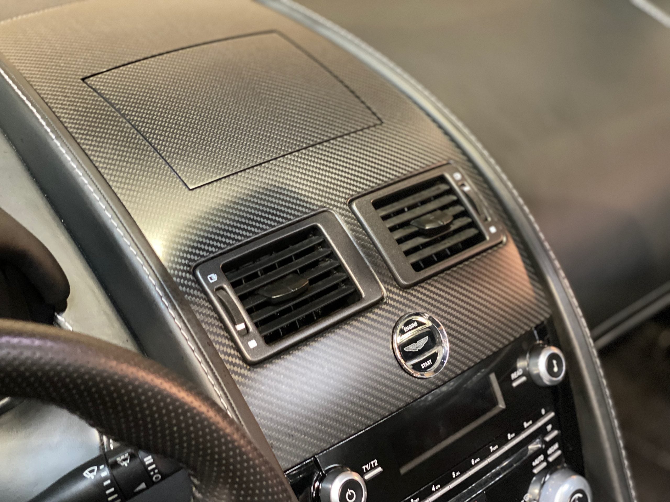 Aston Martin V12 Vantage Roadster BVM6 n°16/101