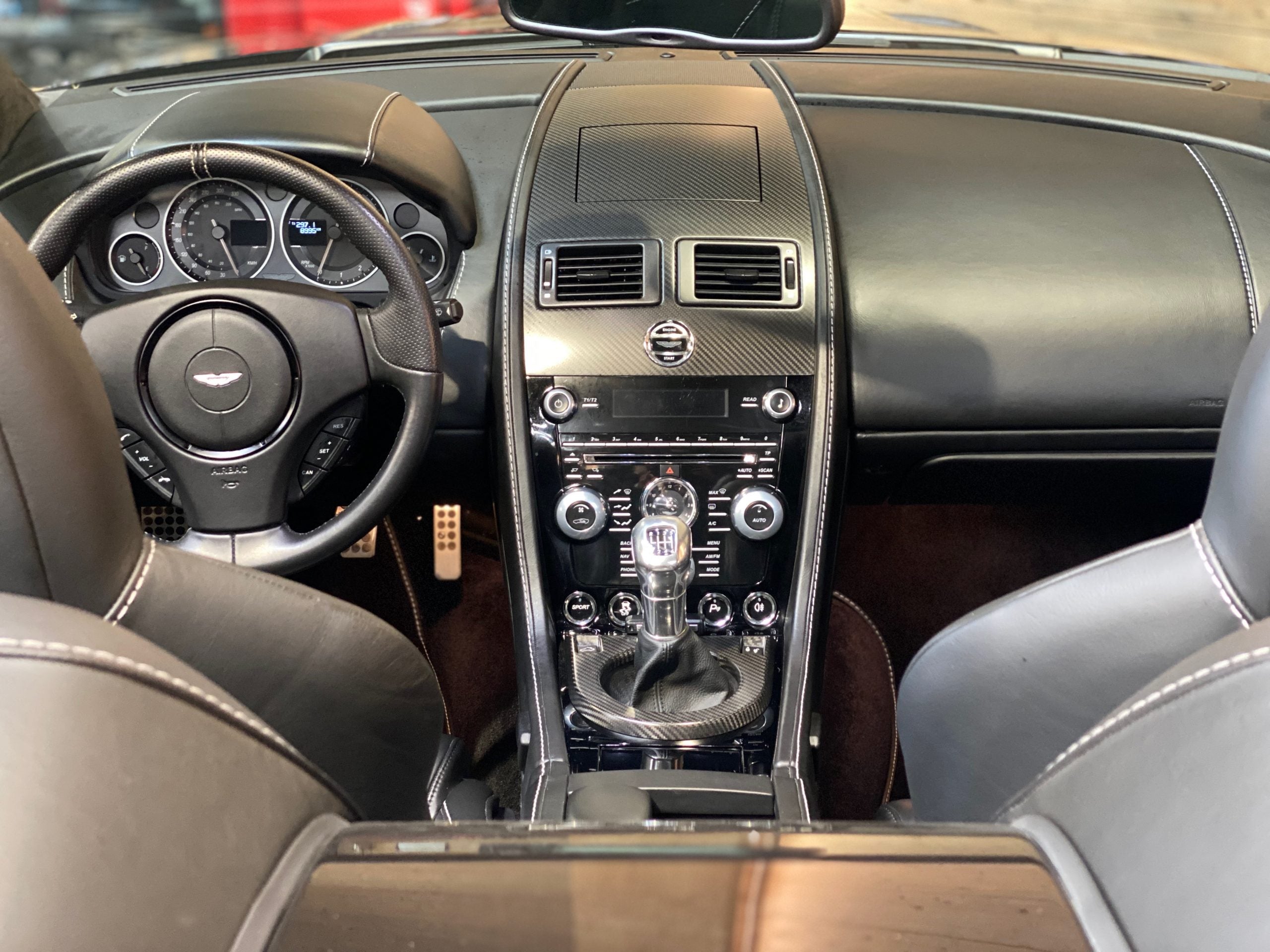 Aston Martin V12 Vantage Roadster BVM6 n°16/101