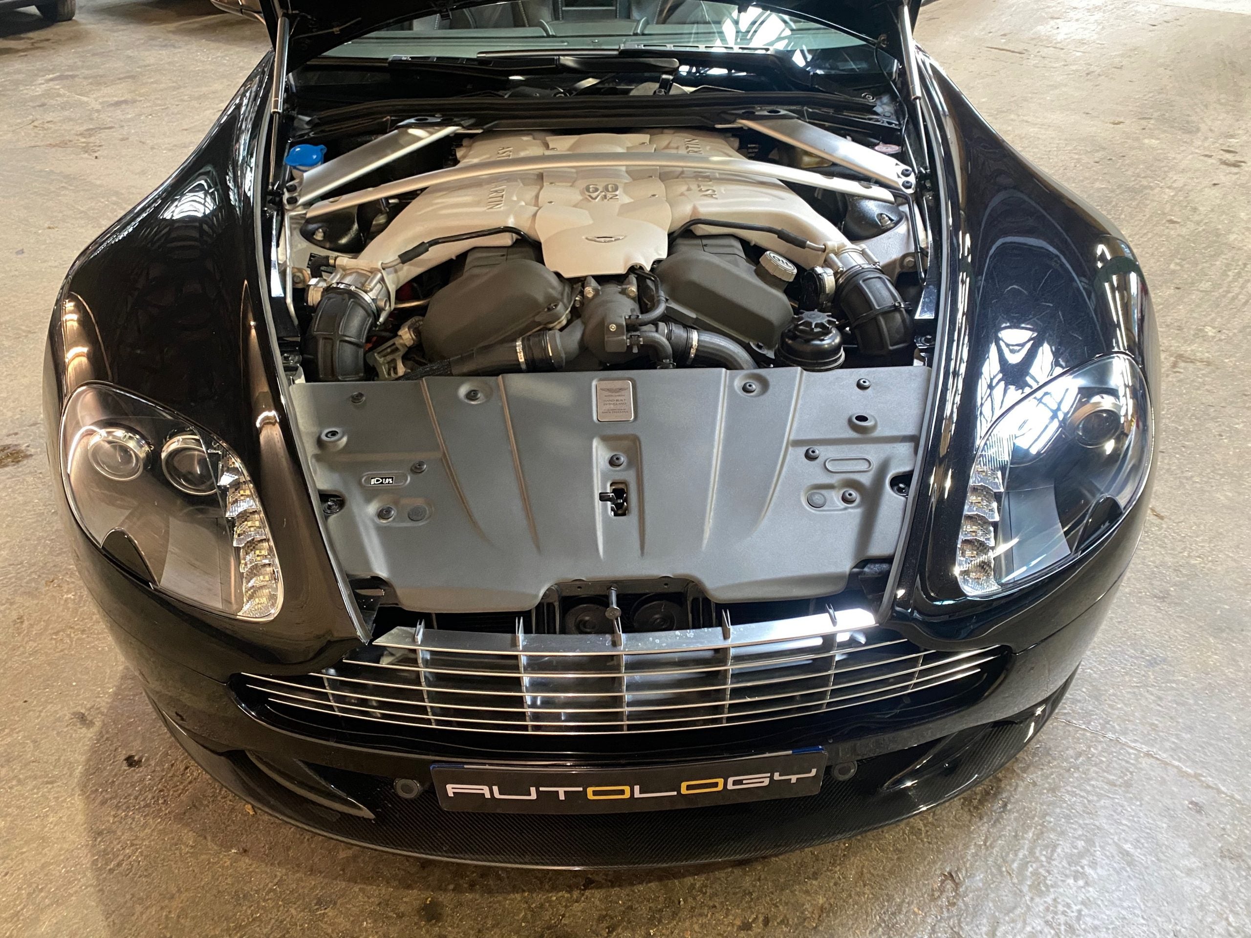 Aston Martin V12 Vantage Roadster BVM6 n°16/101