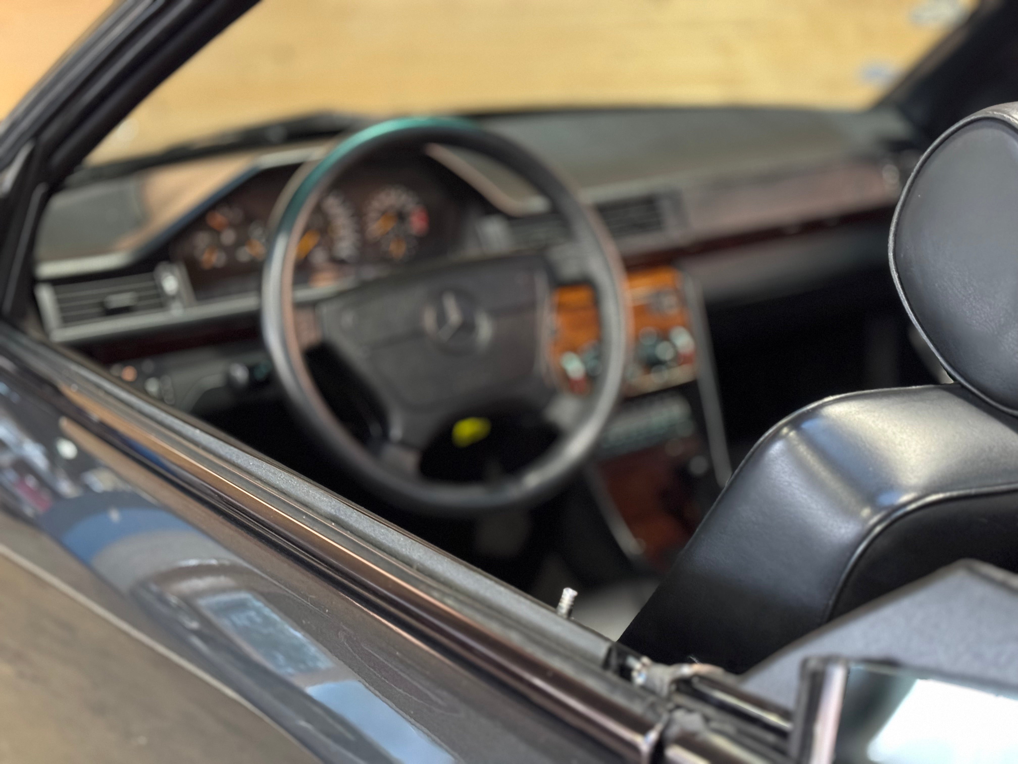 Mercedes 300CE-24 Cabriolet BVA