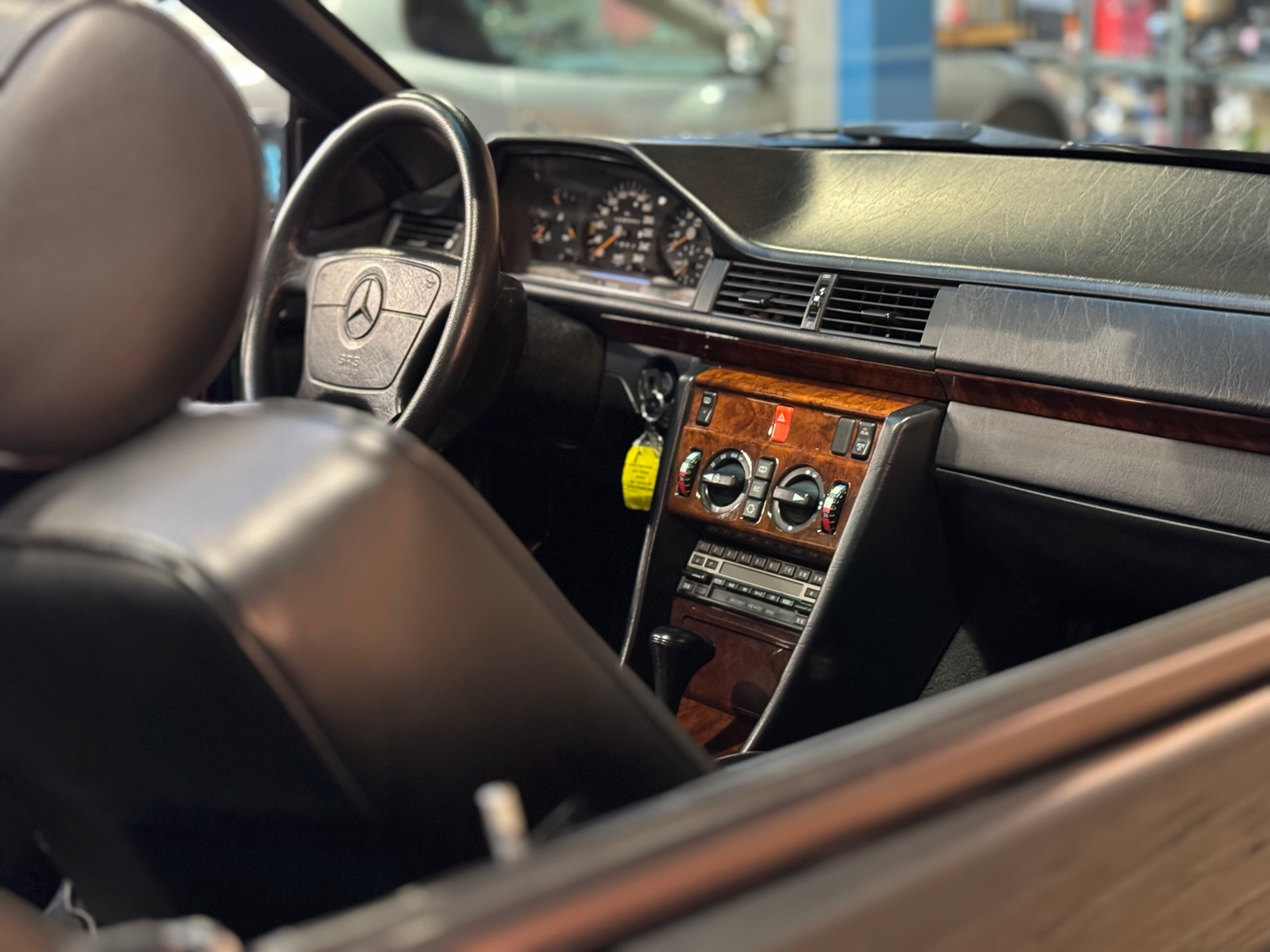 Mercedes 300CE-24 Cabriolet BVA