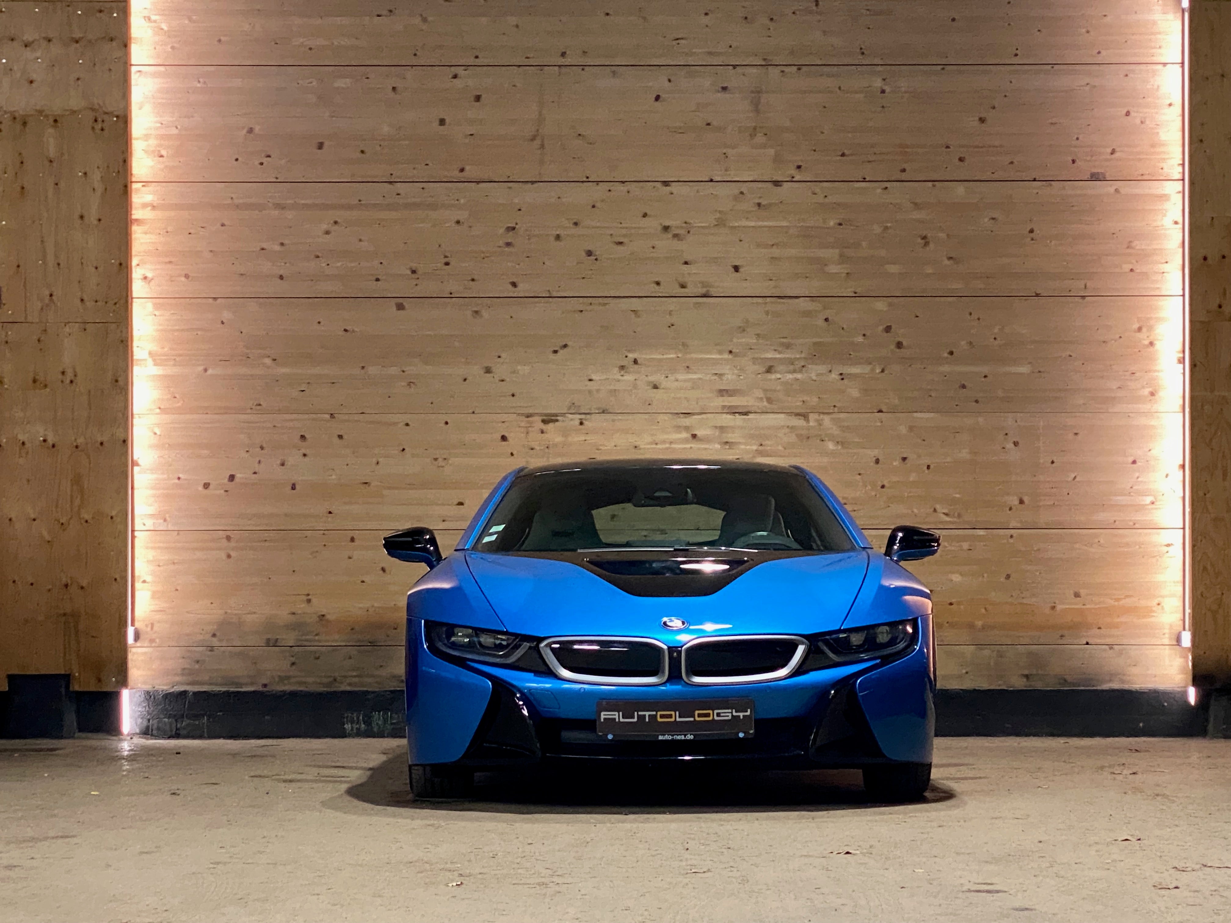 BMW i8