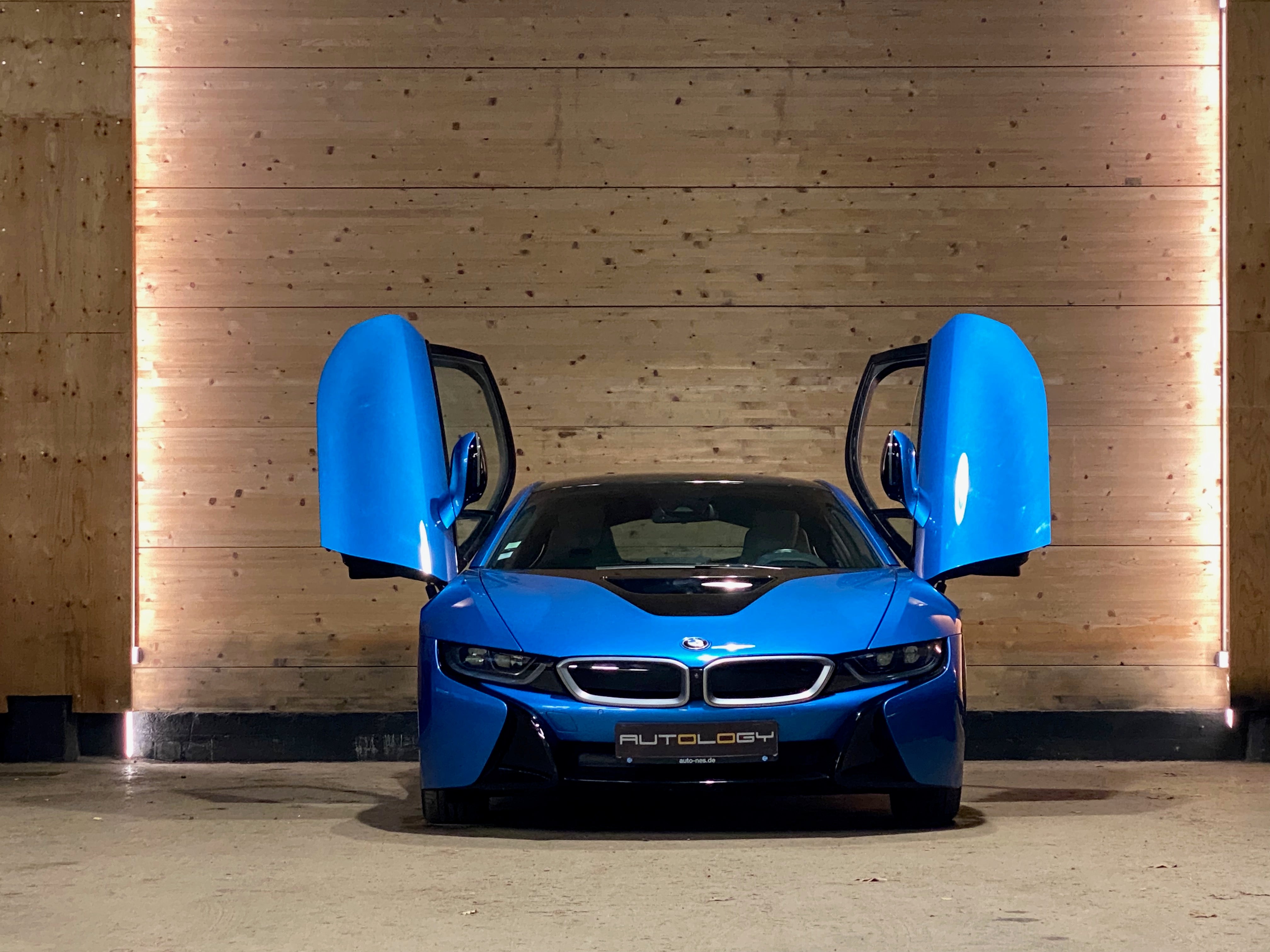 BMW i8