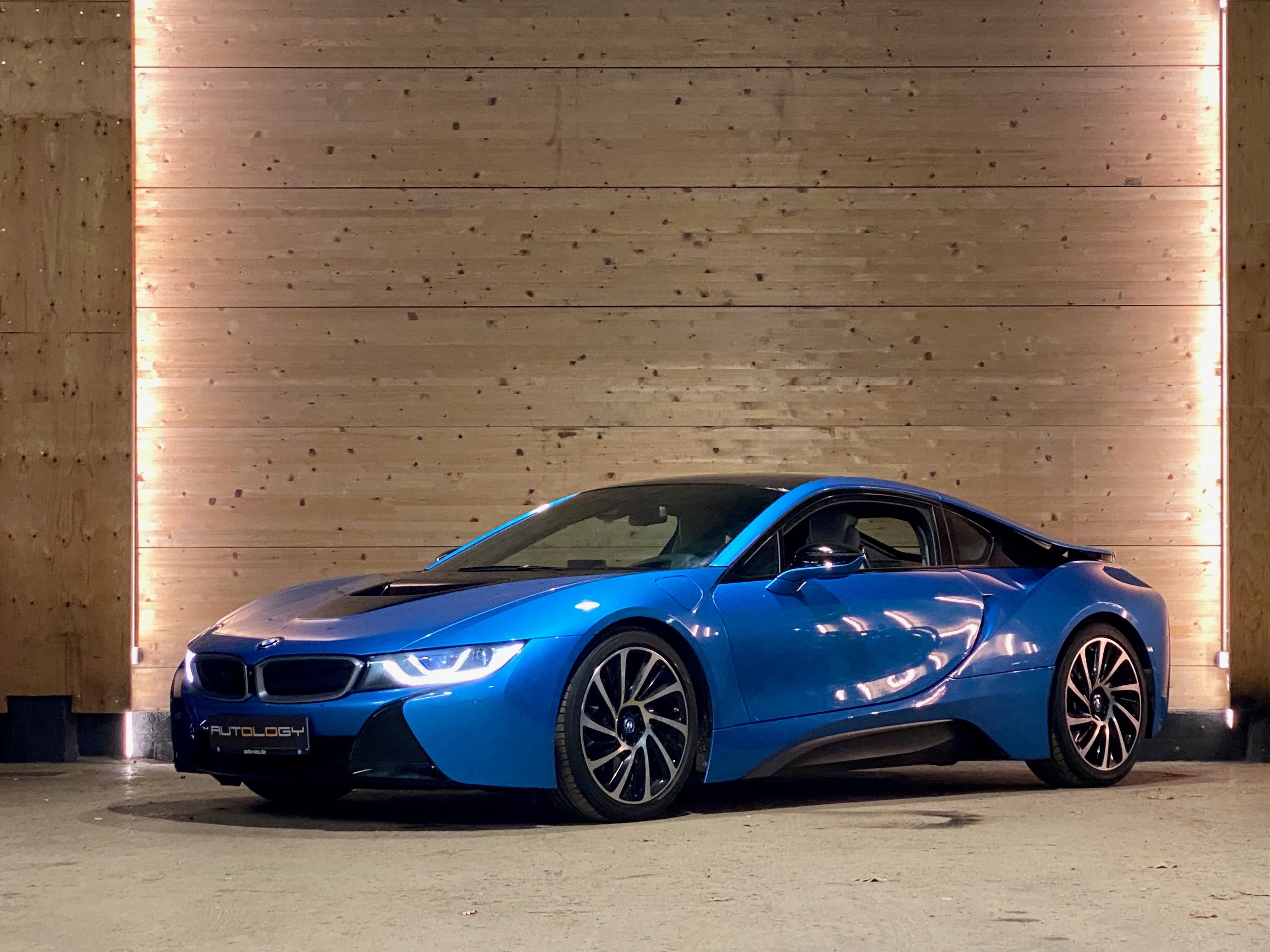 BMW i8