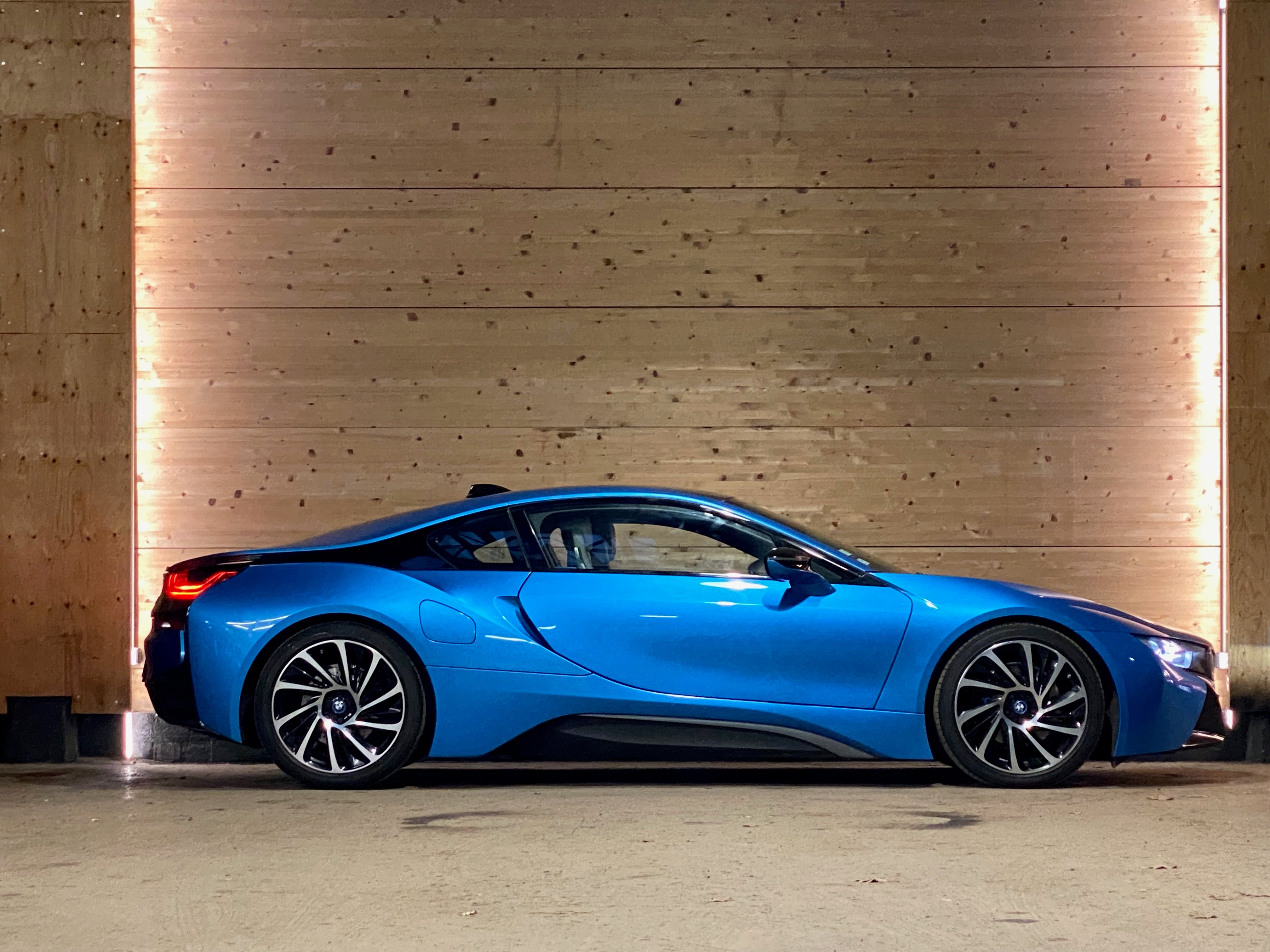 BMW i8