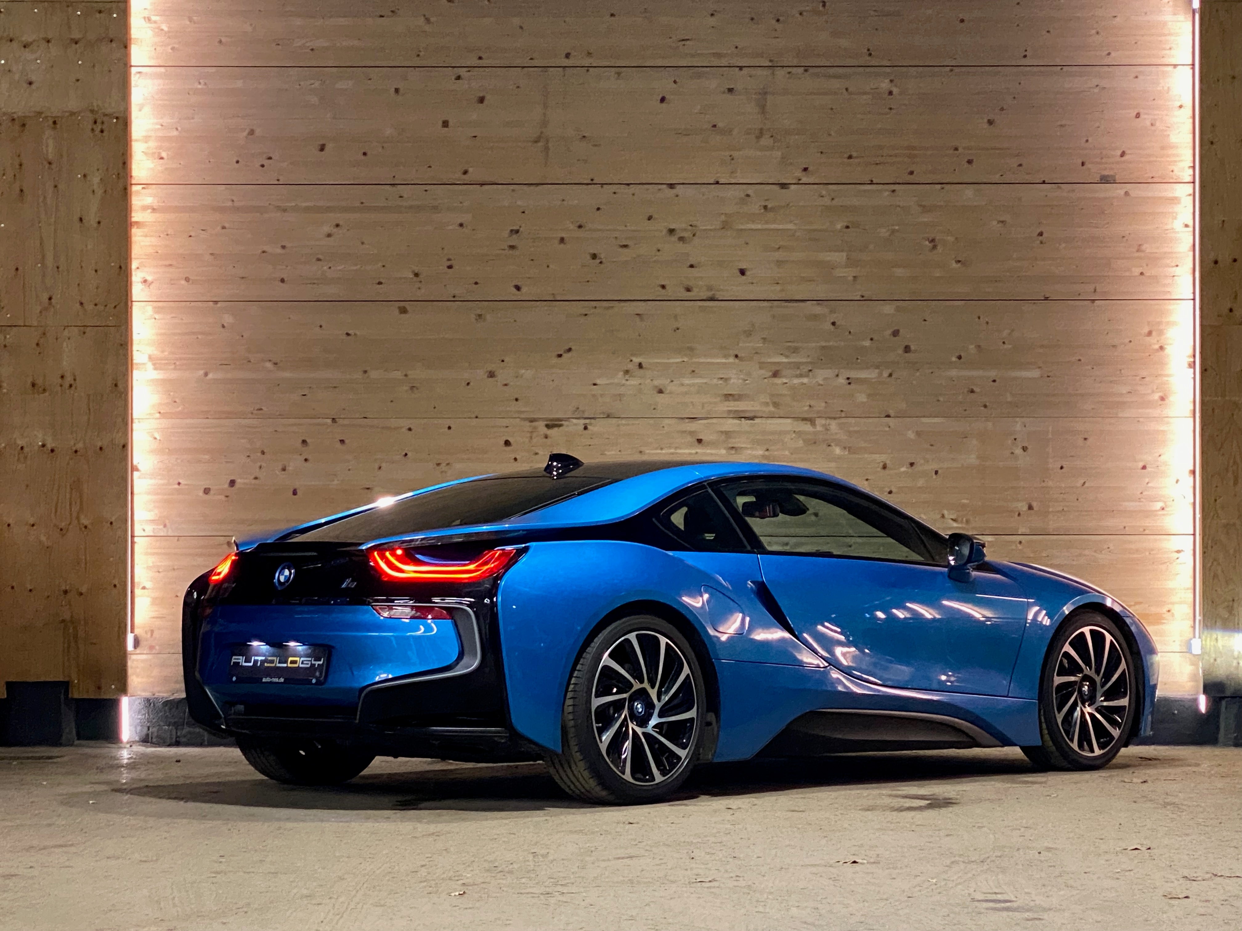 BMW i8