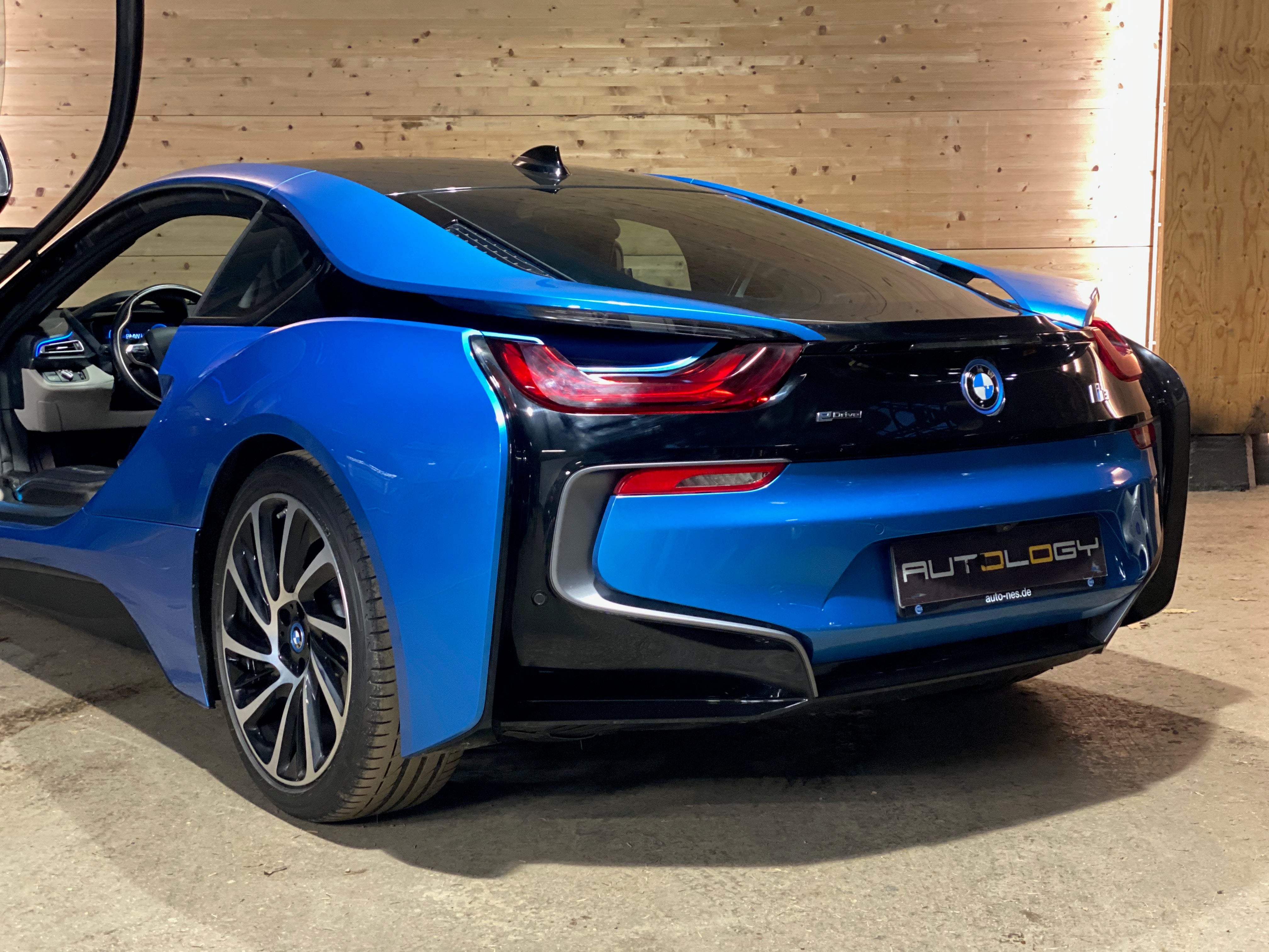 BMW i8