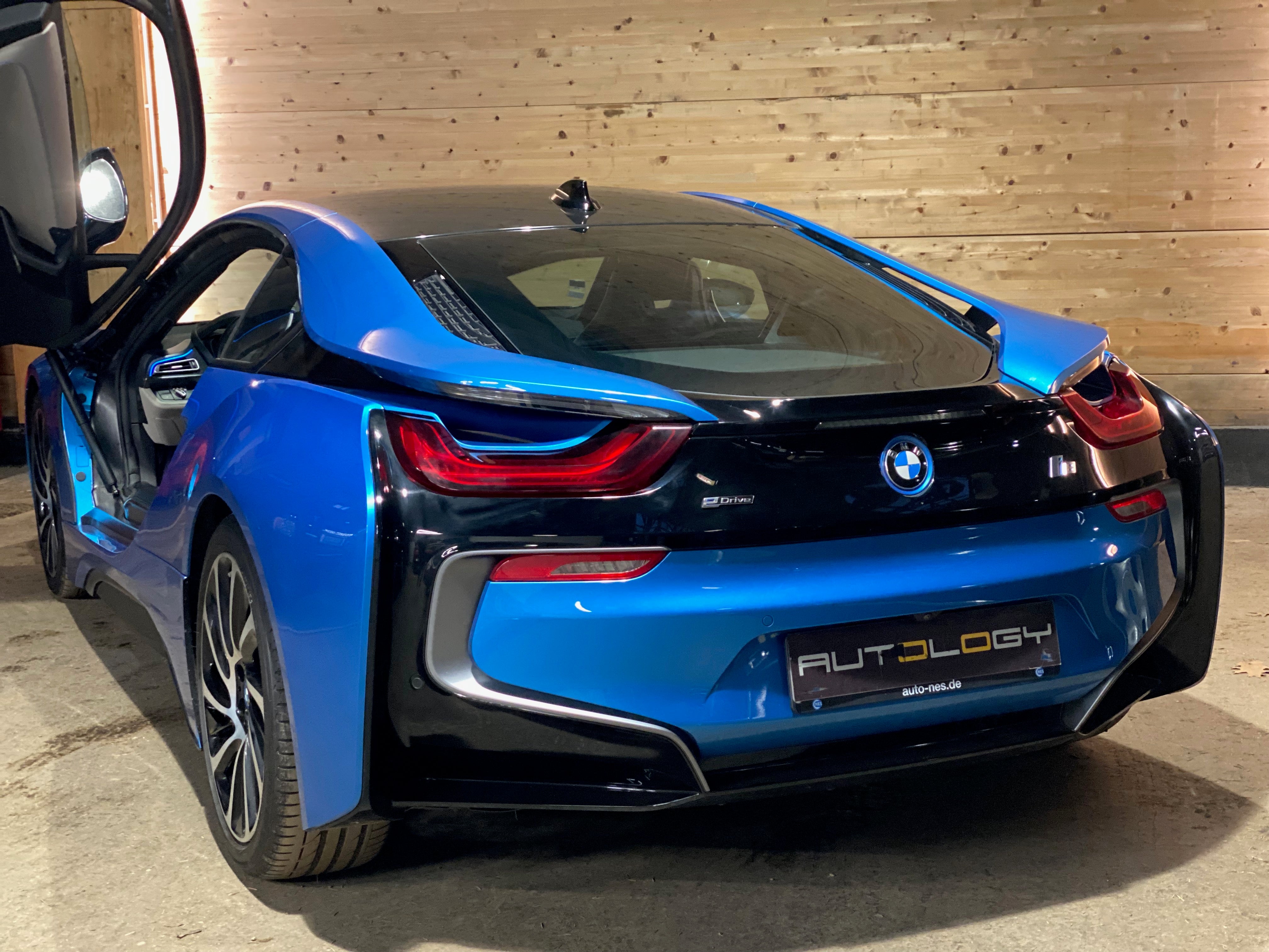 BMW i8