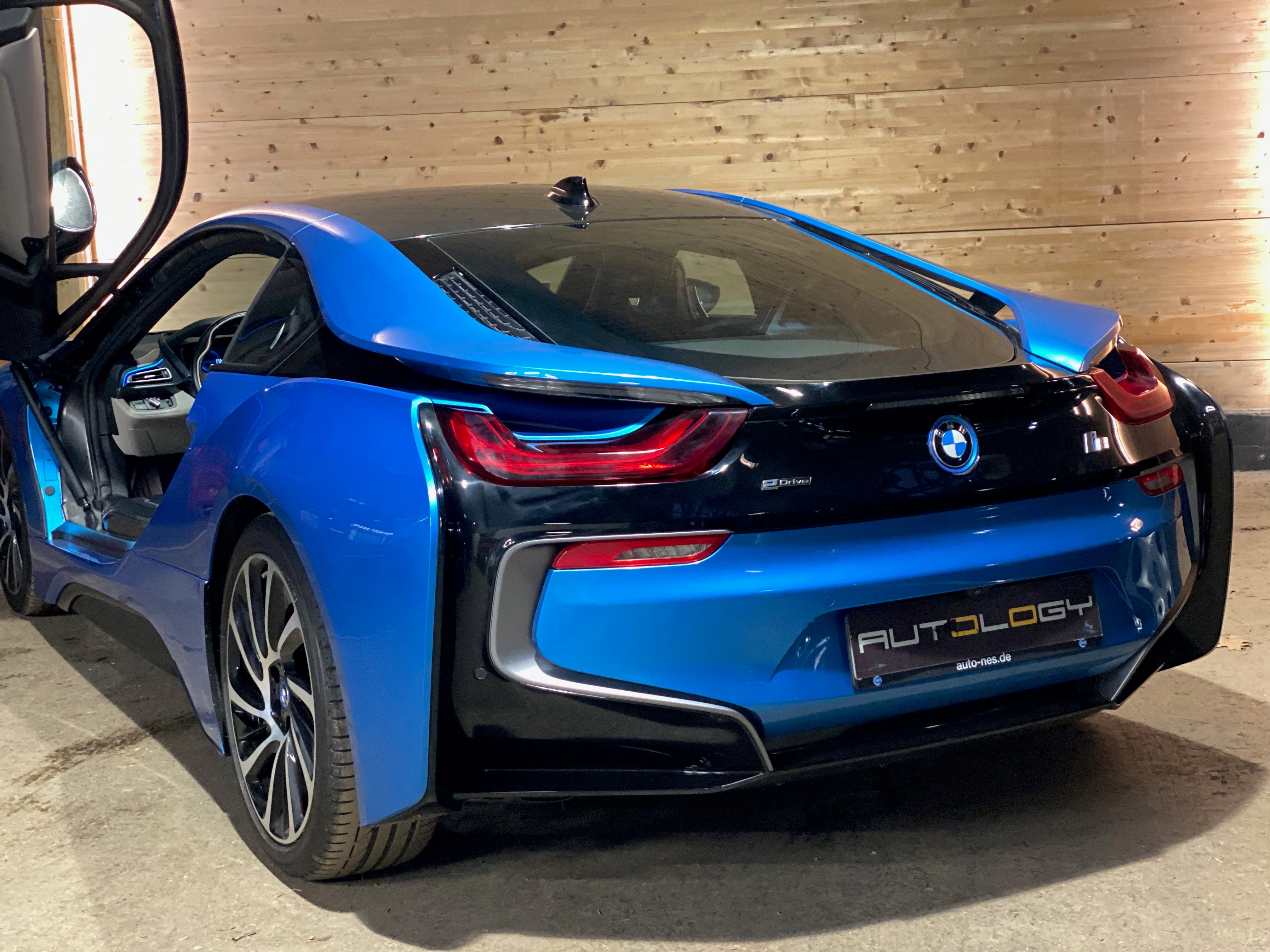 BMW i8
