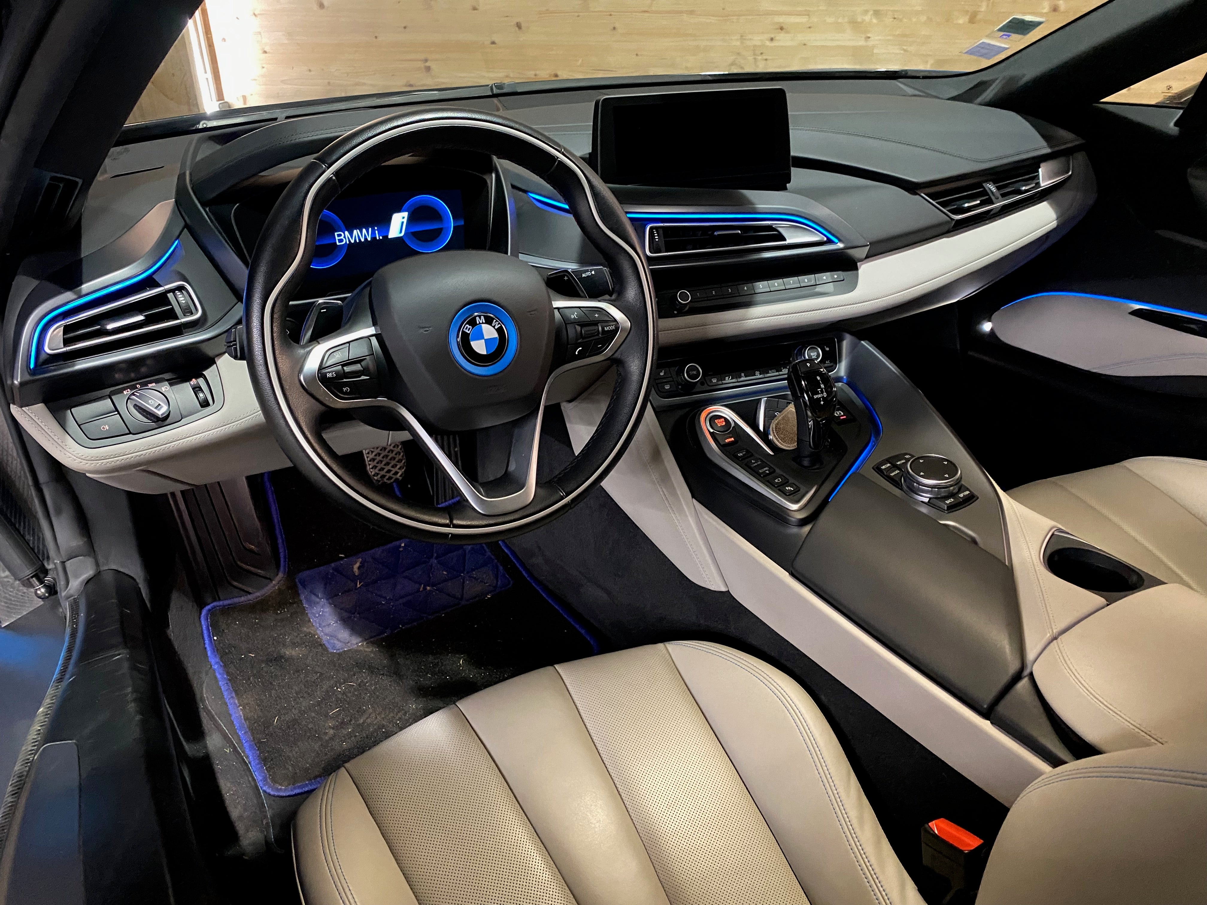 BMW i8