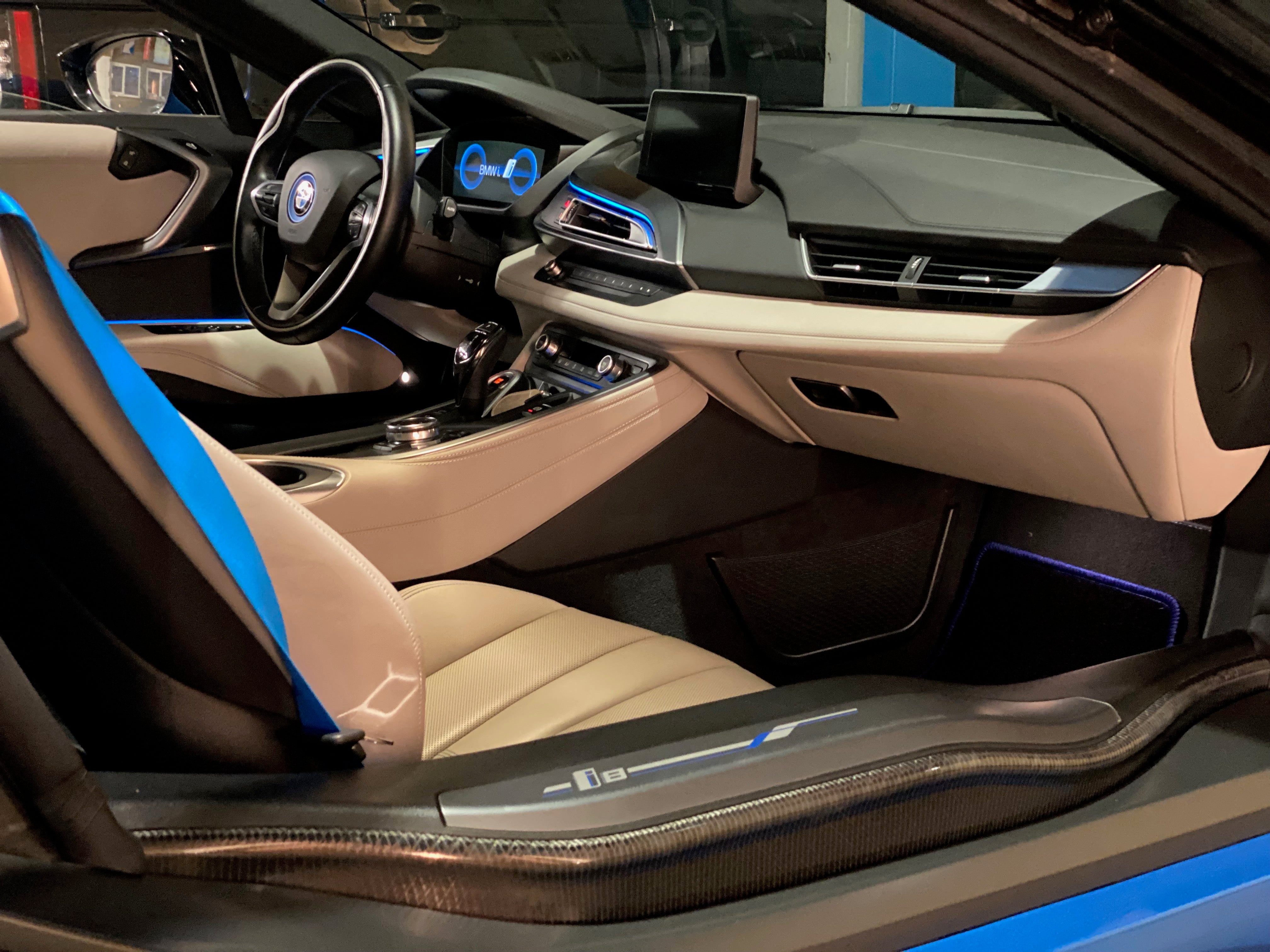 BMW i8