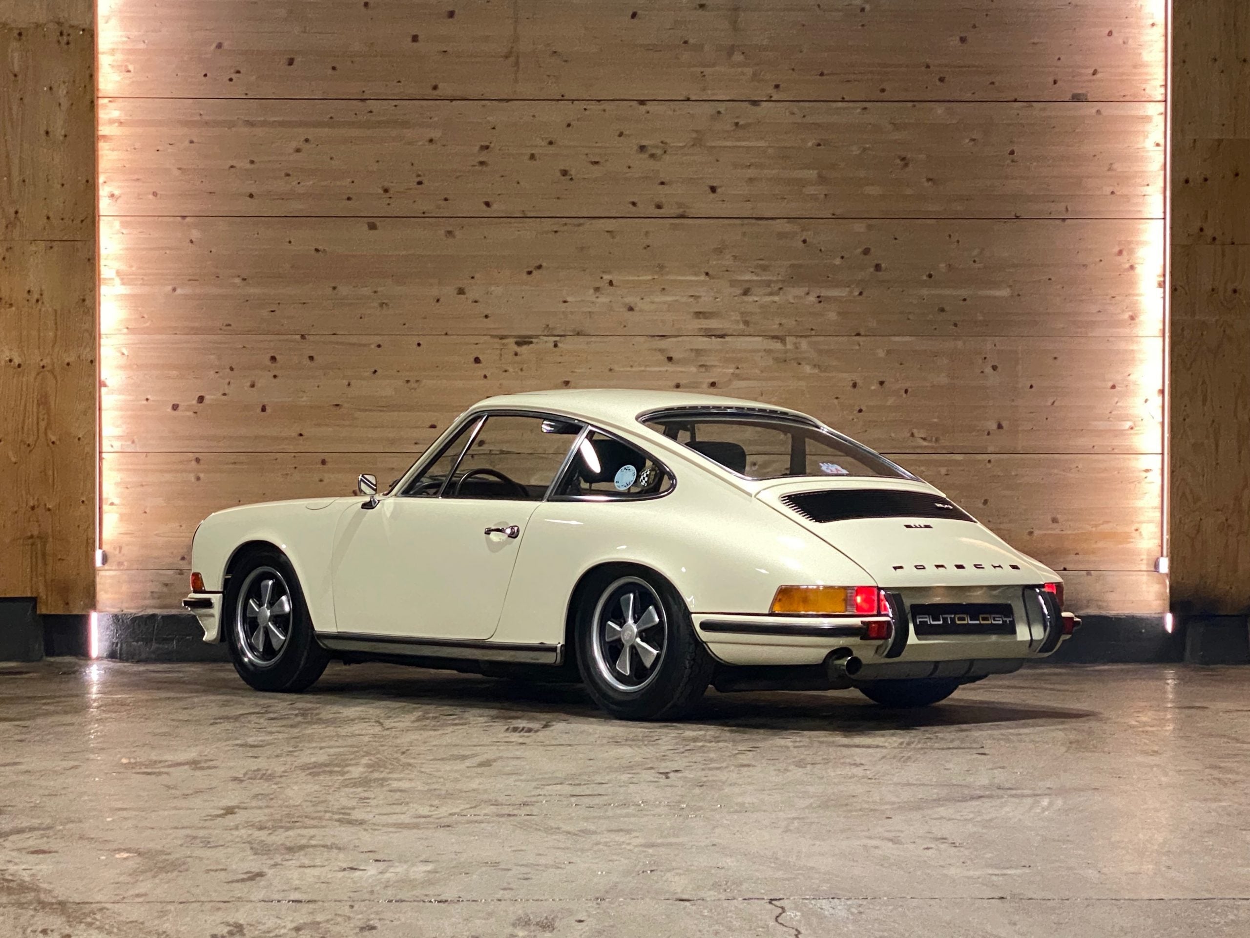 Porsche 911 2.4S