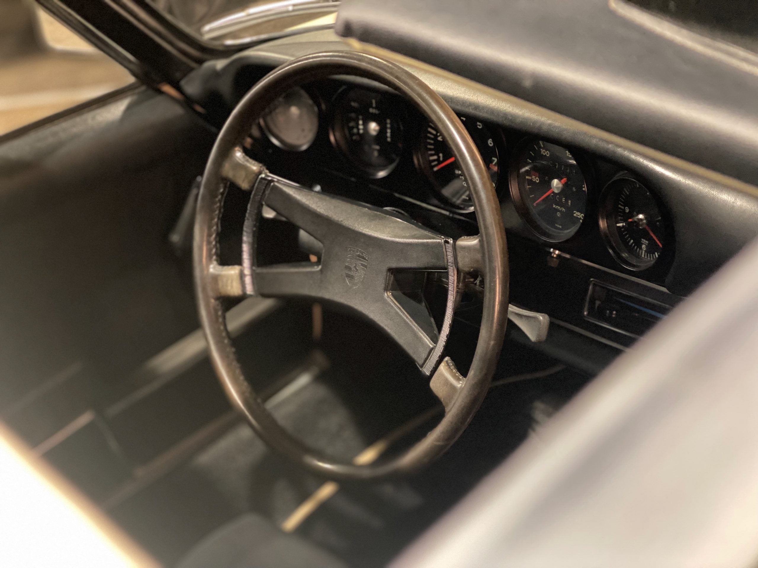 Porsche 911 2.4S