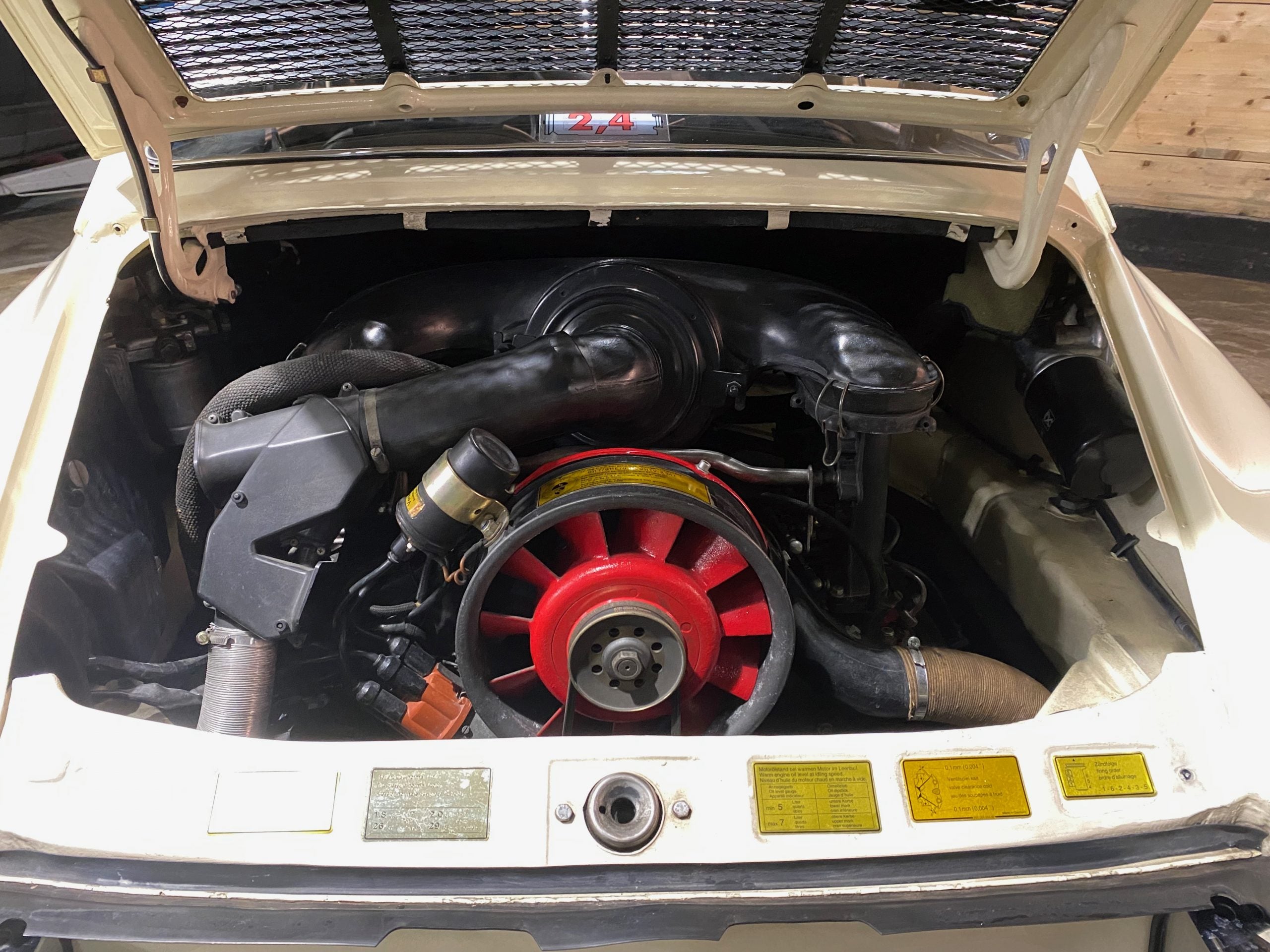 Porsche 911 2.4S