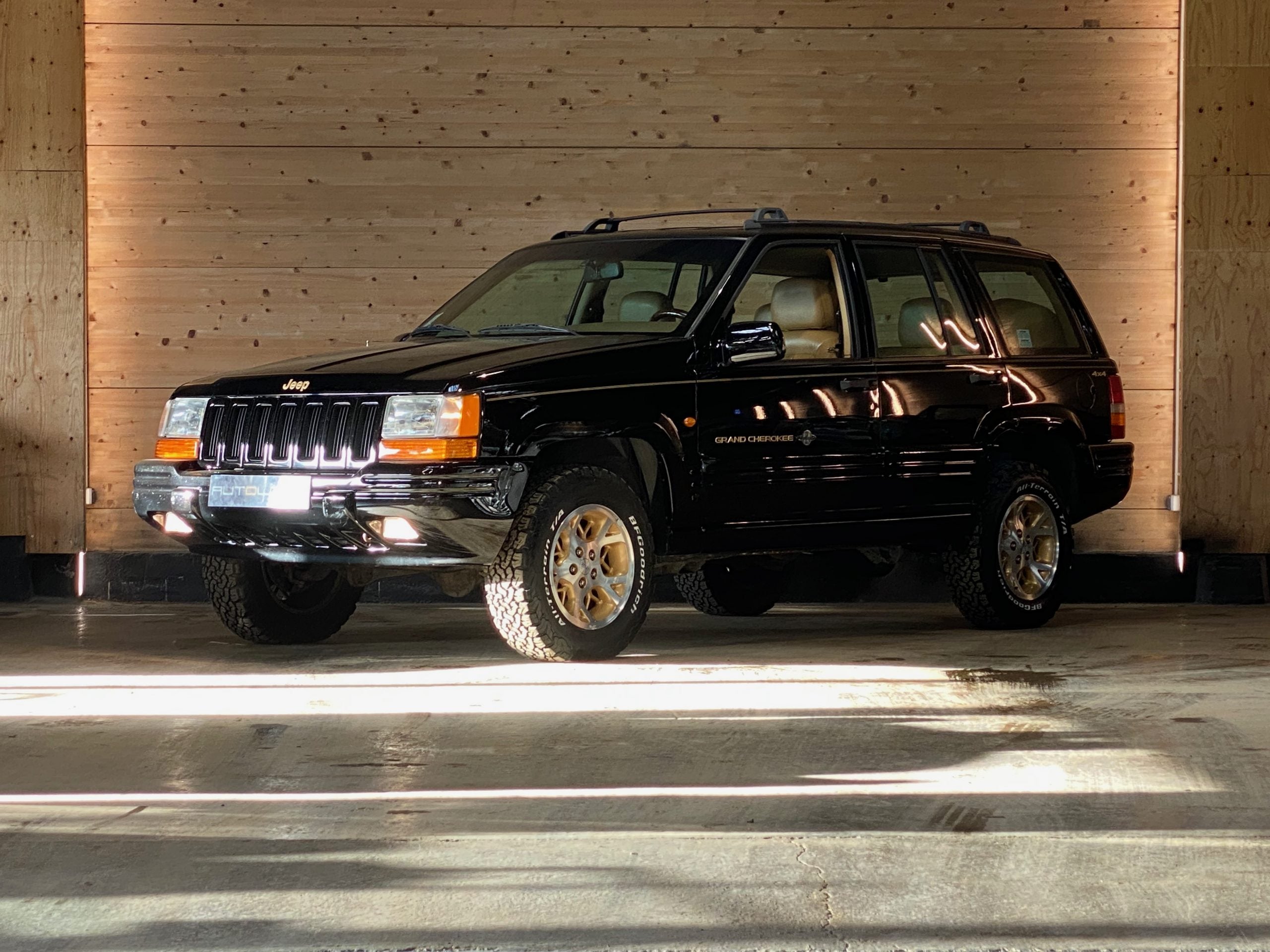 Jeep Grand Cherokee V8 5.2 Limited "Endeavor"