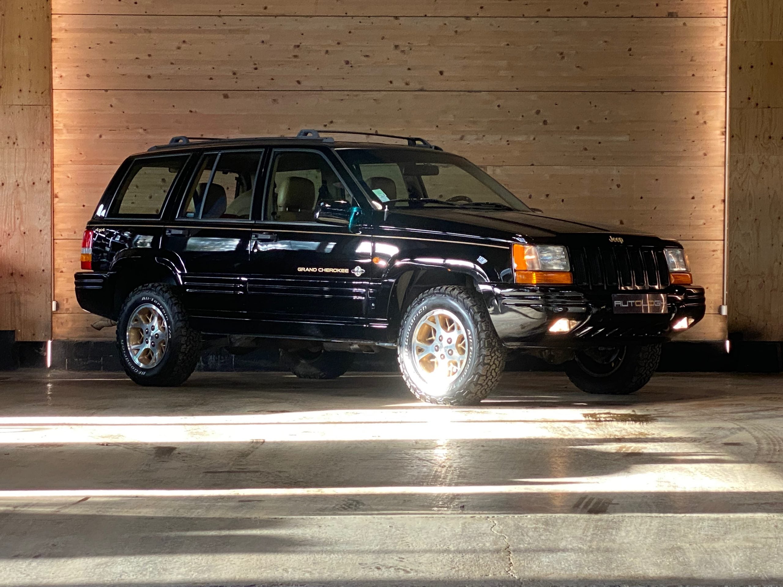 Jeep Grand Cherokee V8 5.2 Limited "Endeavor"