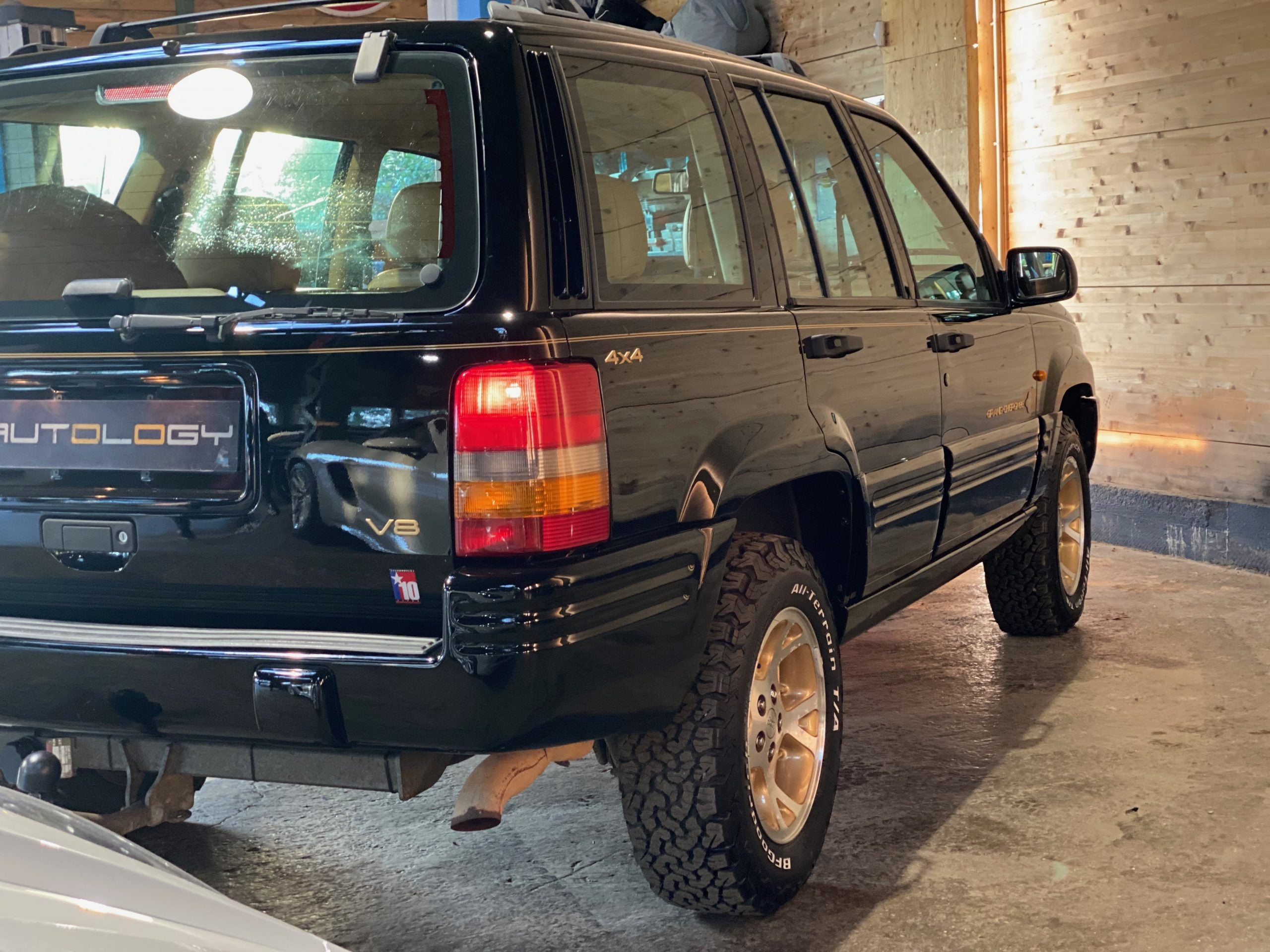 Jeep Grand Cherokee V8 5.2 Limited "Endeavor"