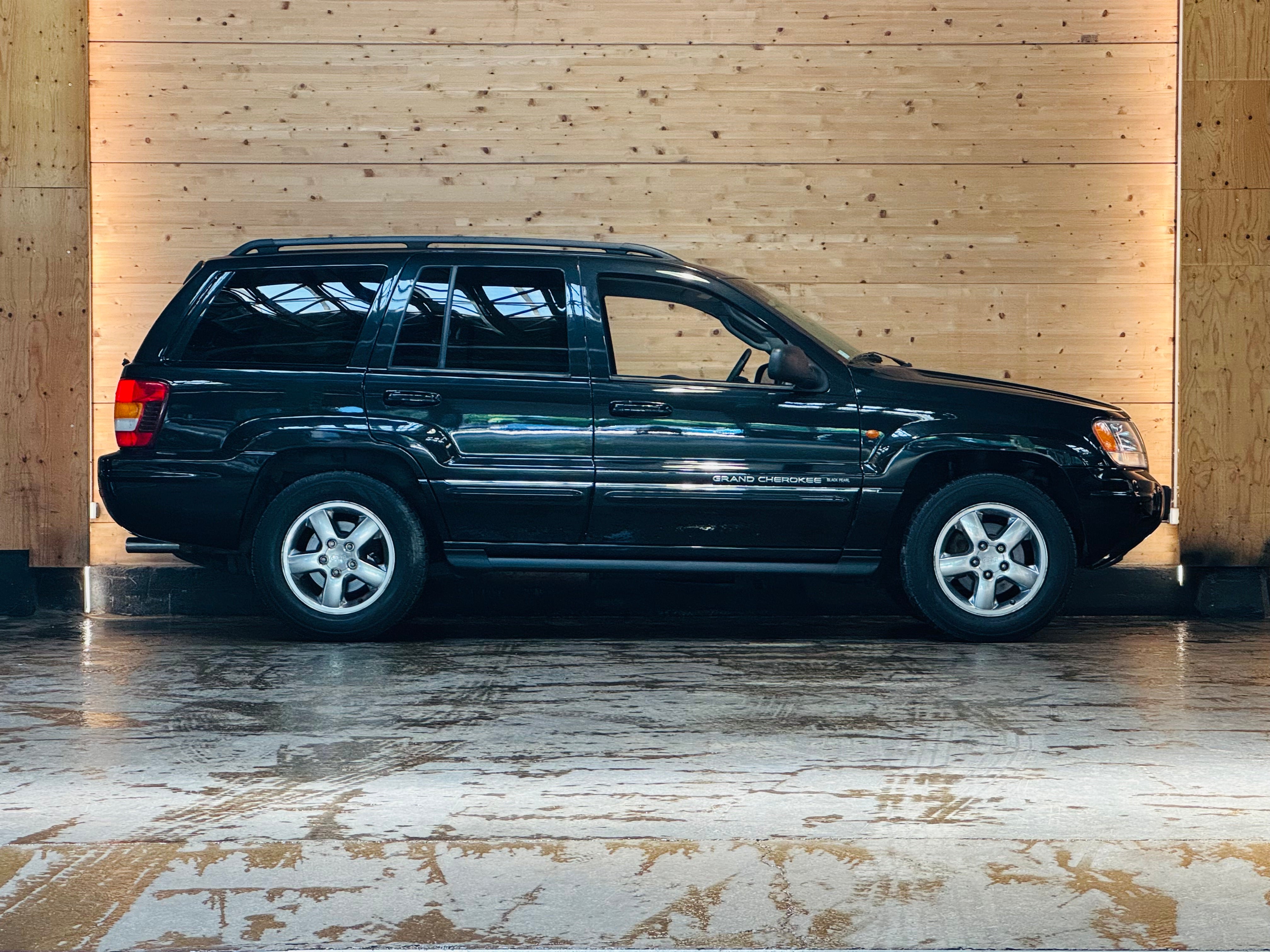 Jeep Grand Cherokee V8 4.7 Black Pearl