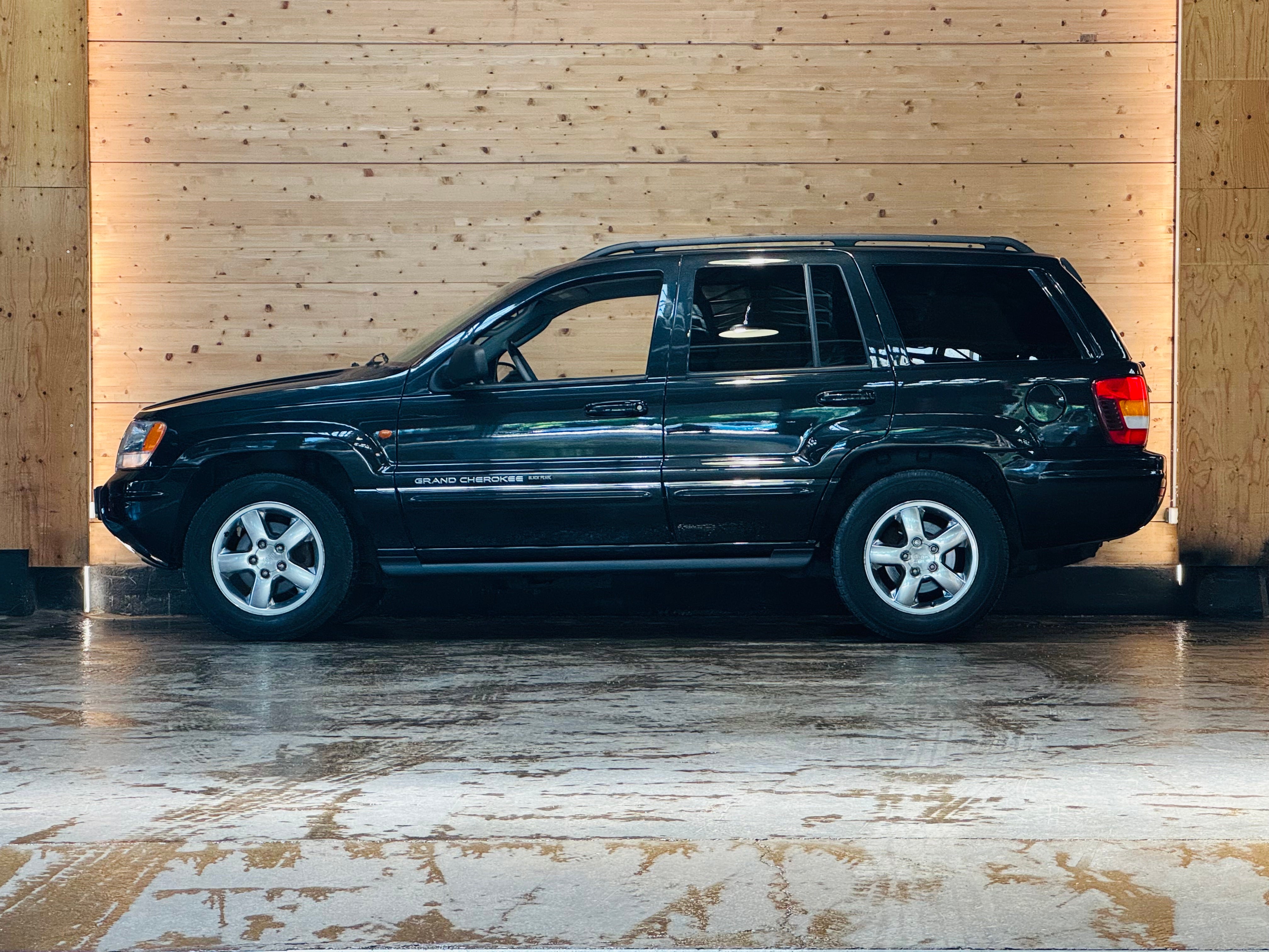 Jeep Grand Cherokee V8 4.7 Black Pearl