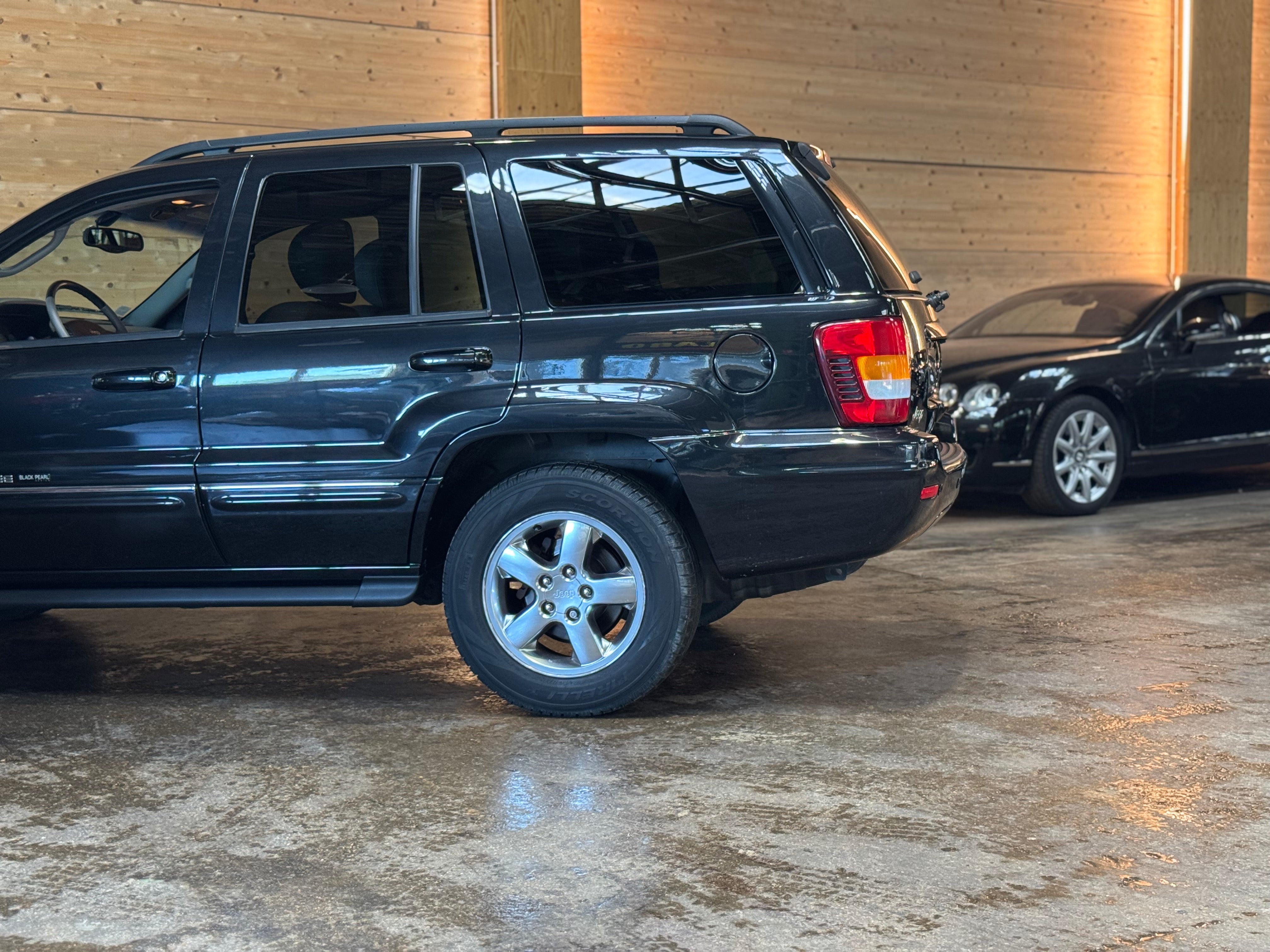 Jeep Grand Cherokee V8 4.7 Black Pearl