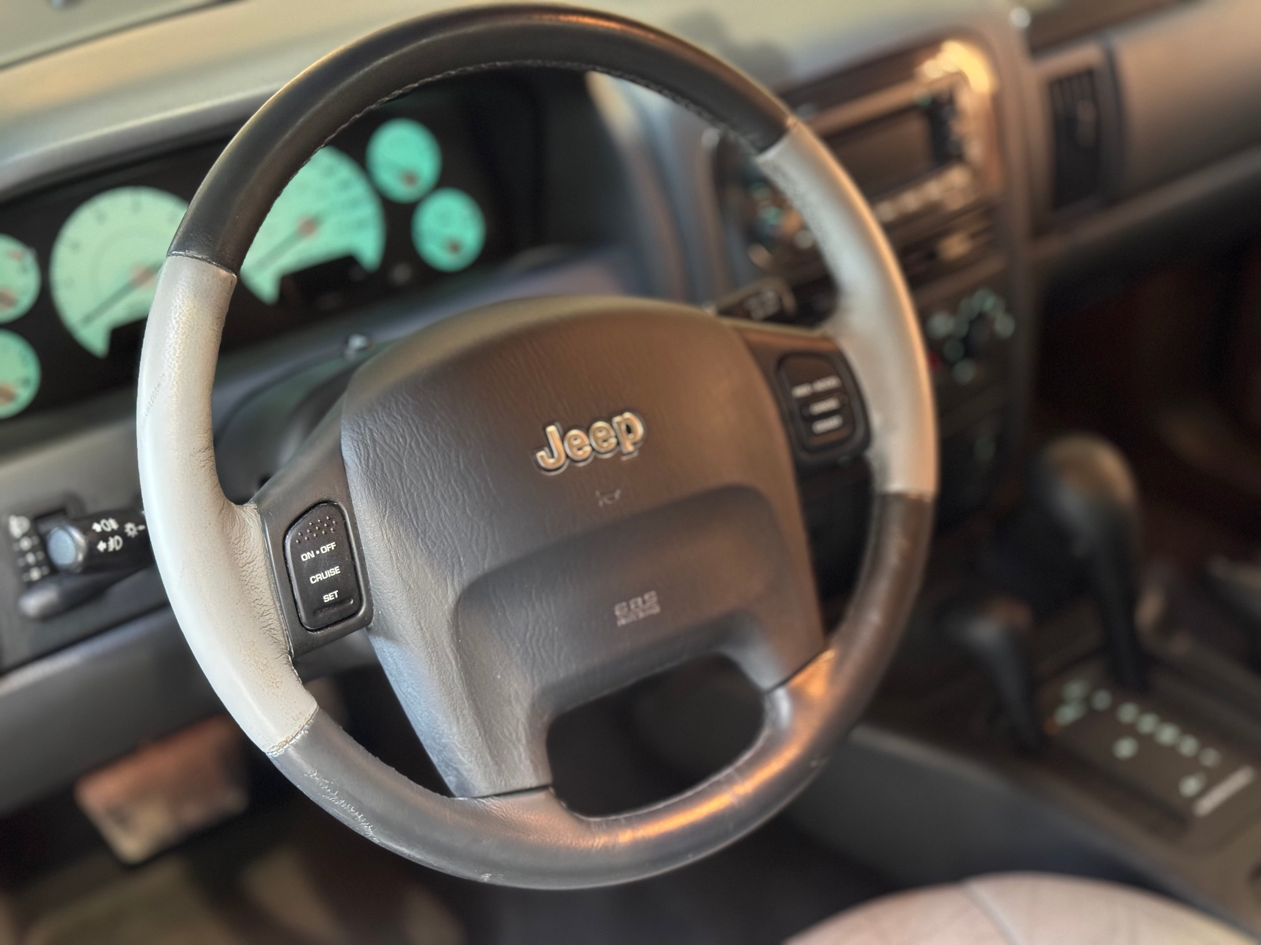 Jeep Grand Cherokee V8 4.7 Black Pearl