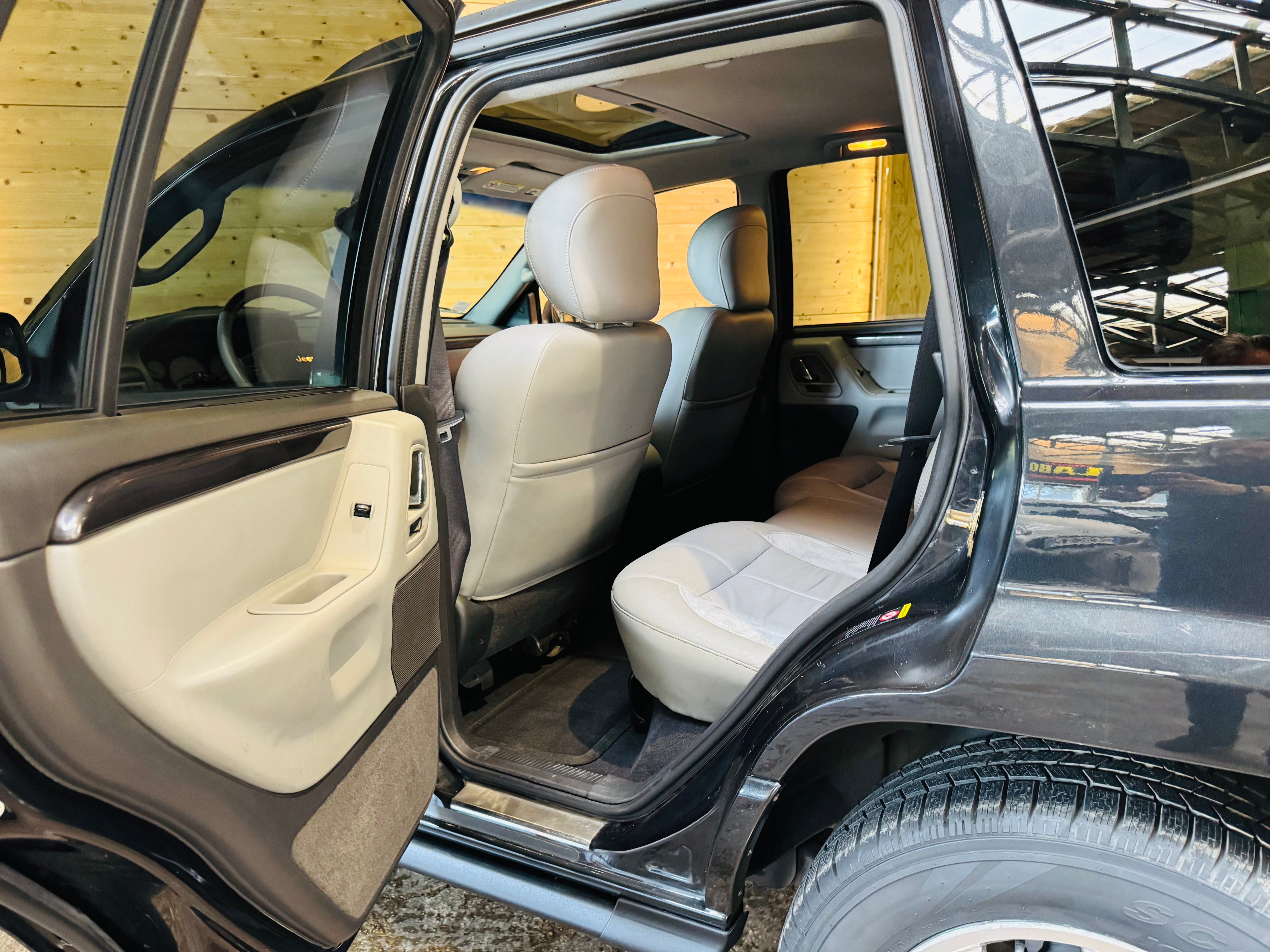Jeep Grand Cherokee V8 4.7 Black Pearl