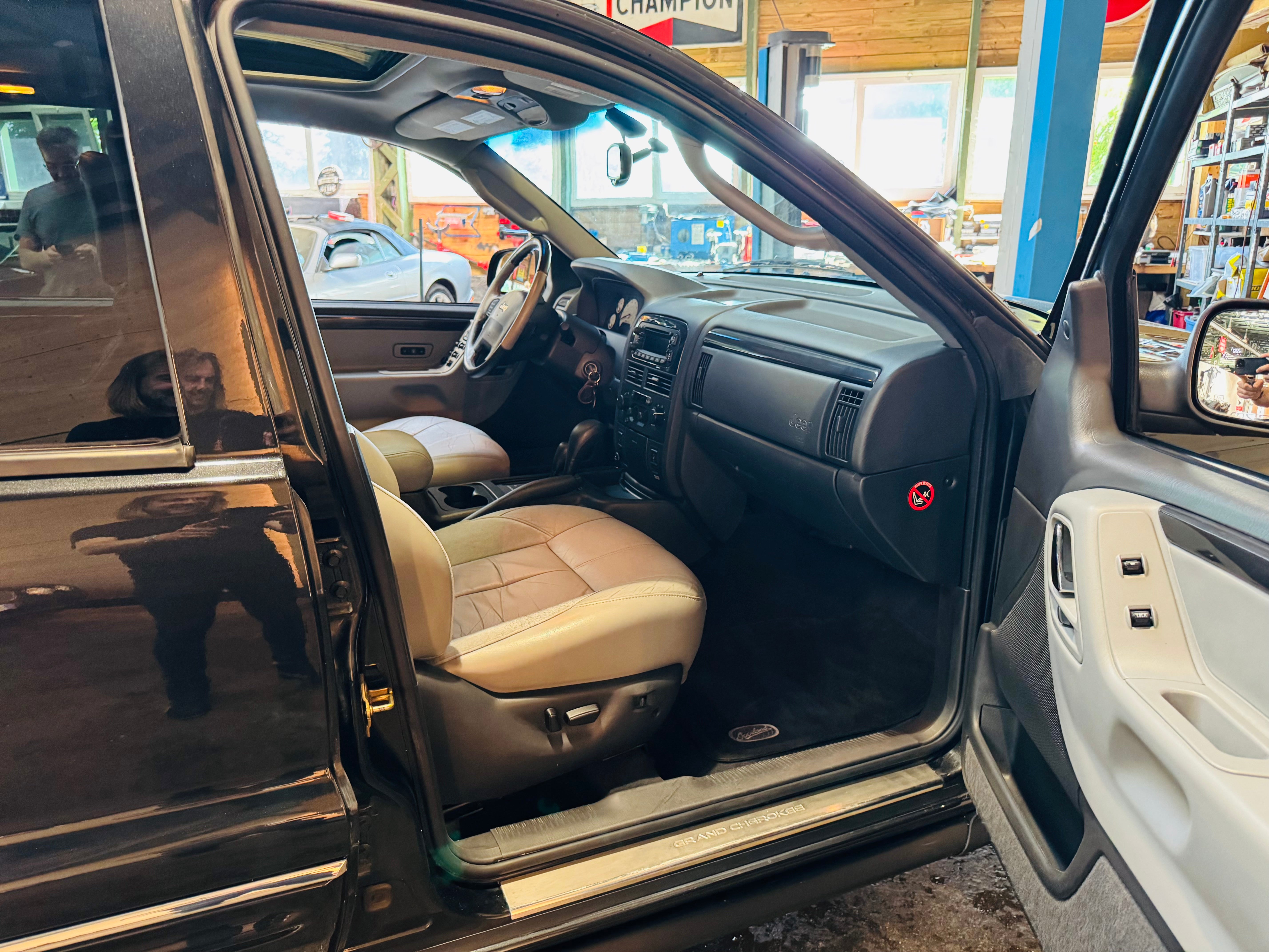 Jeep Grand Cherokee V8 4.7 Black Pearl