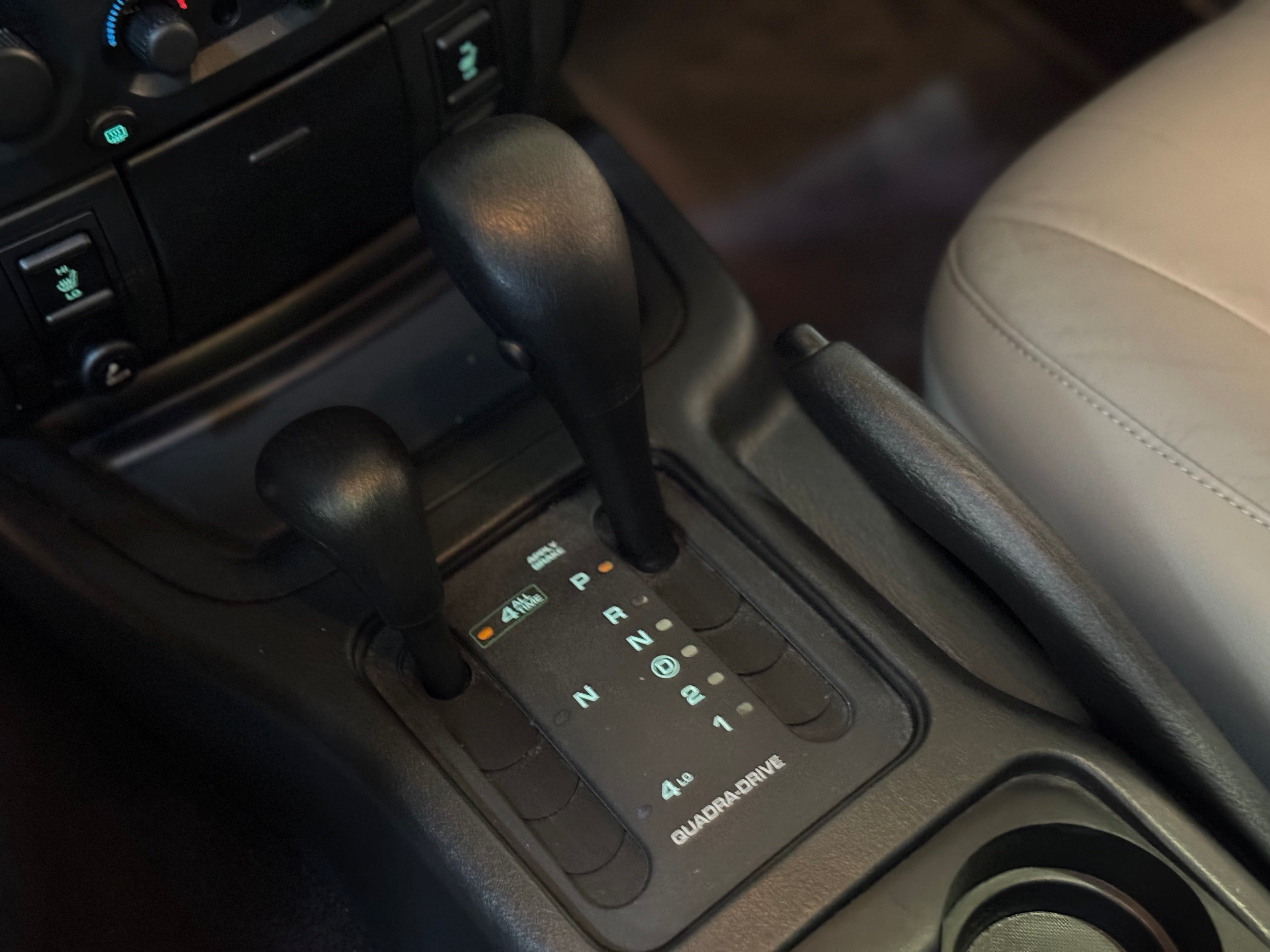 Jeep Grand Cherokee V8 4.7 Black Pearl