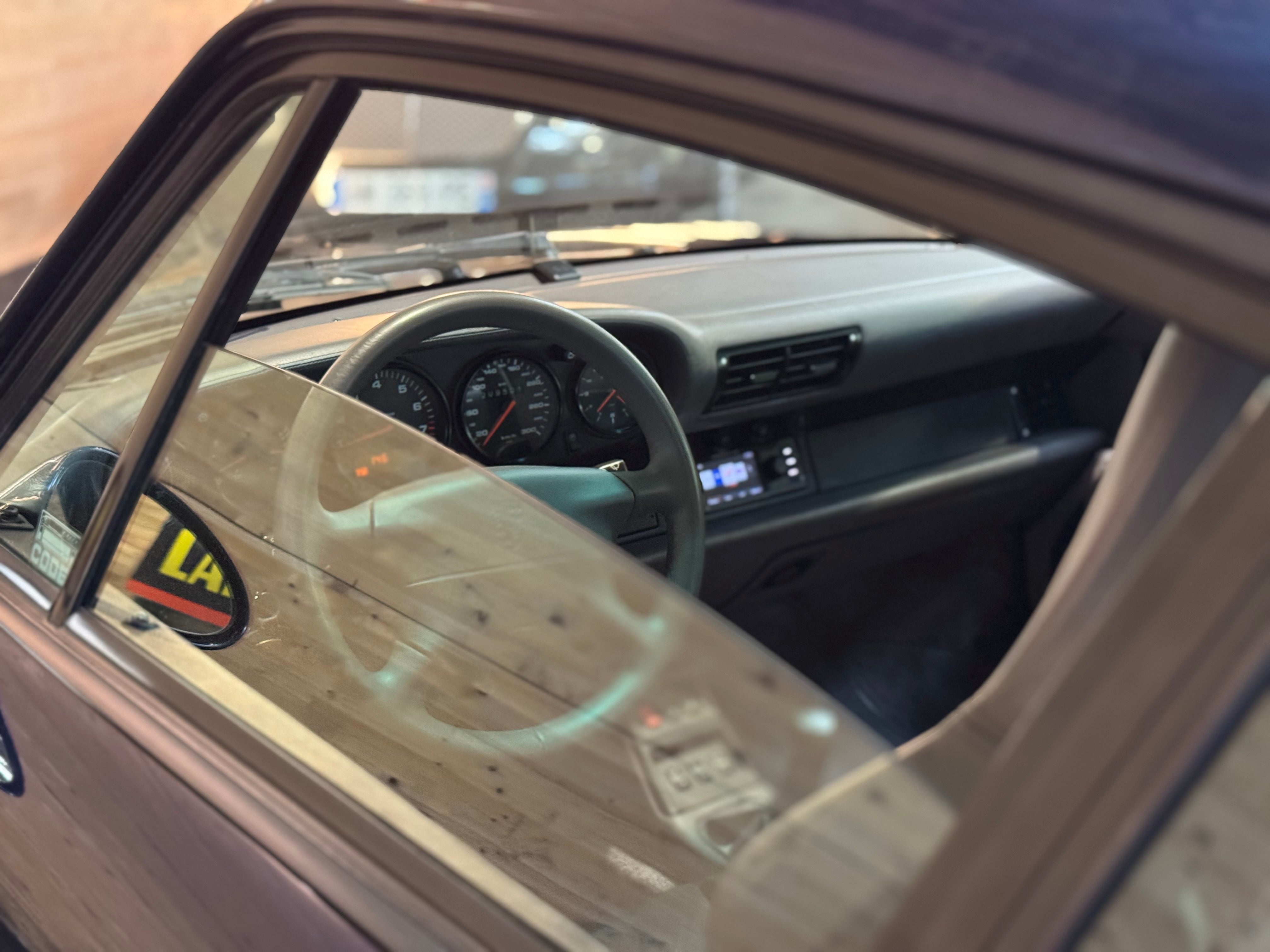 Porsche 993 Carrera 4S X51