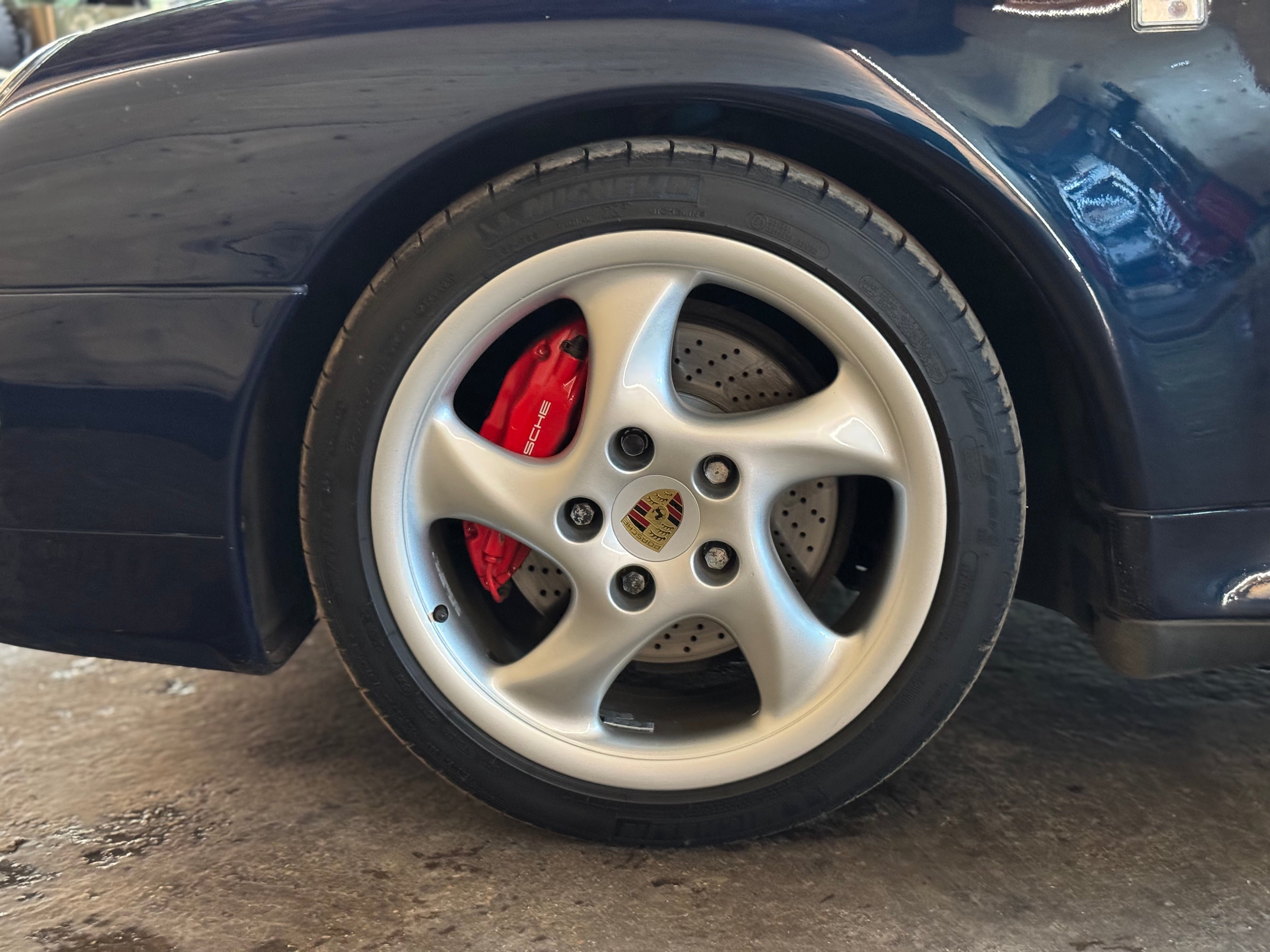 Porsche 993 Carrera 4S X51