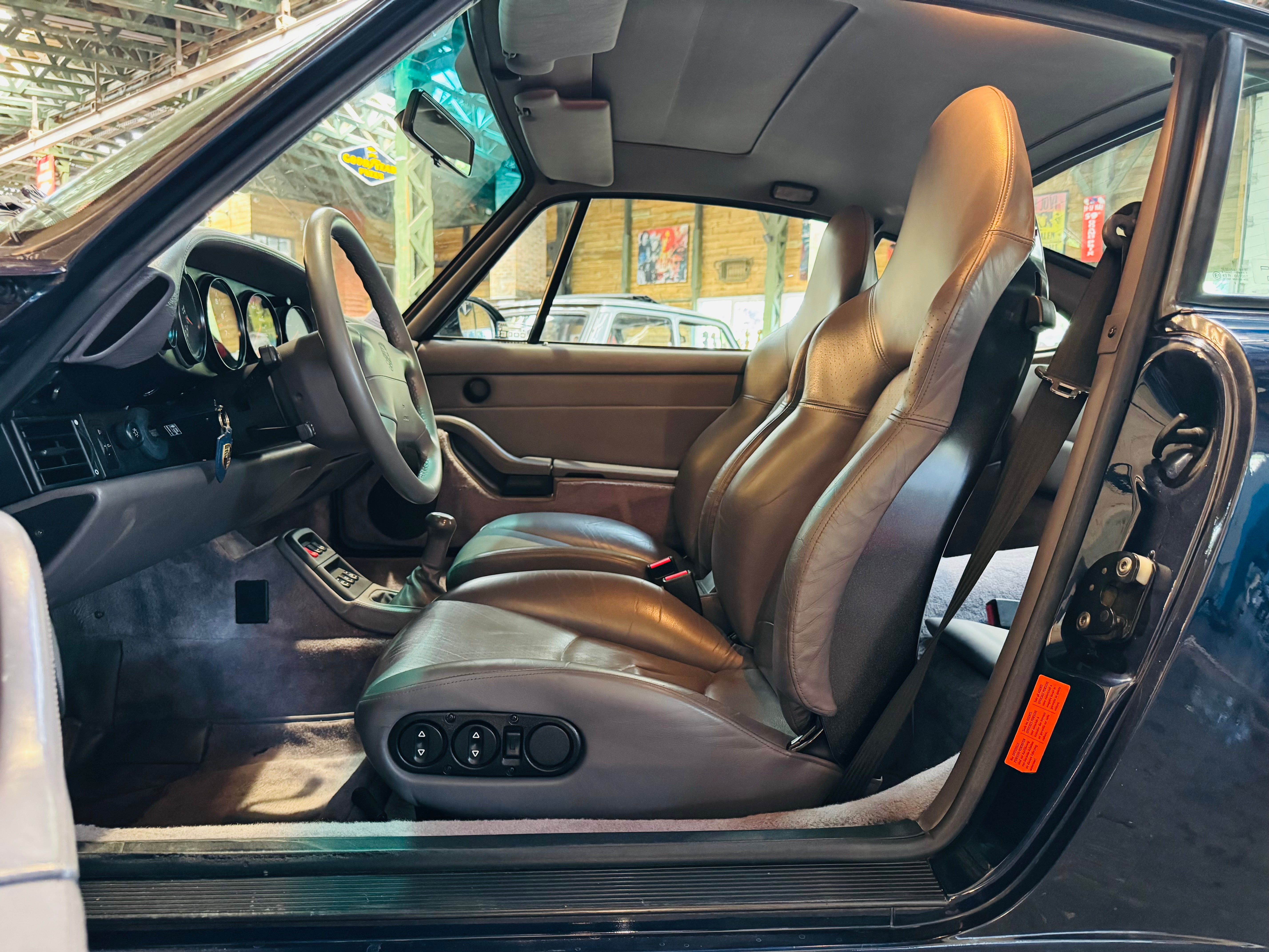 Porsche 993 Carrera 4S X51