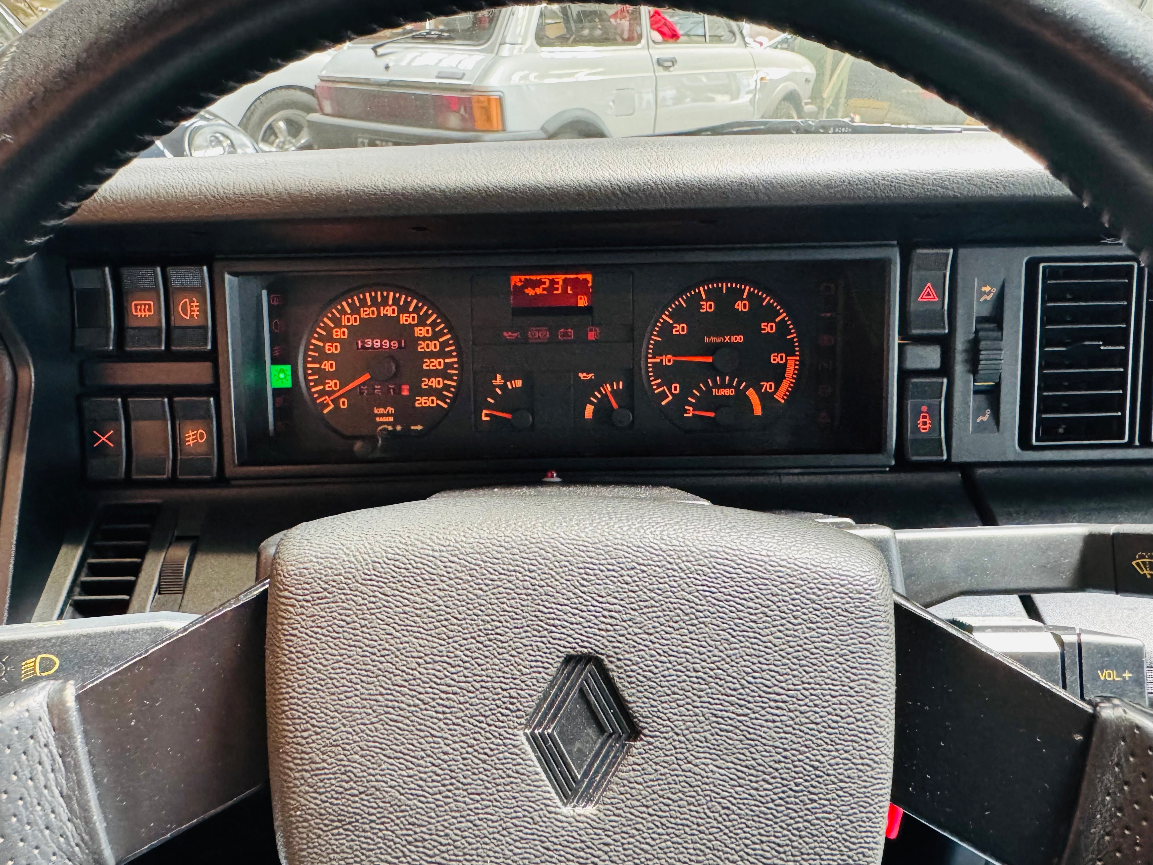 Renault 21 2L Turbo Quadra