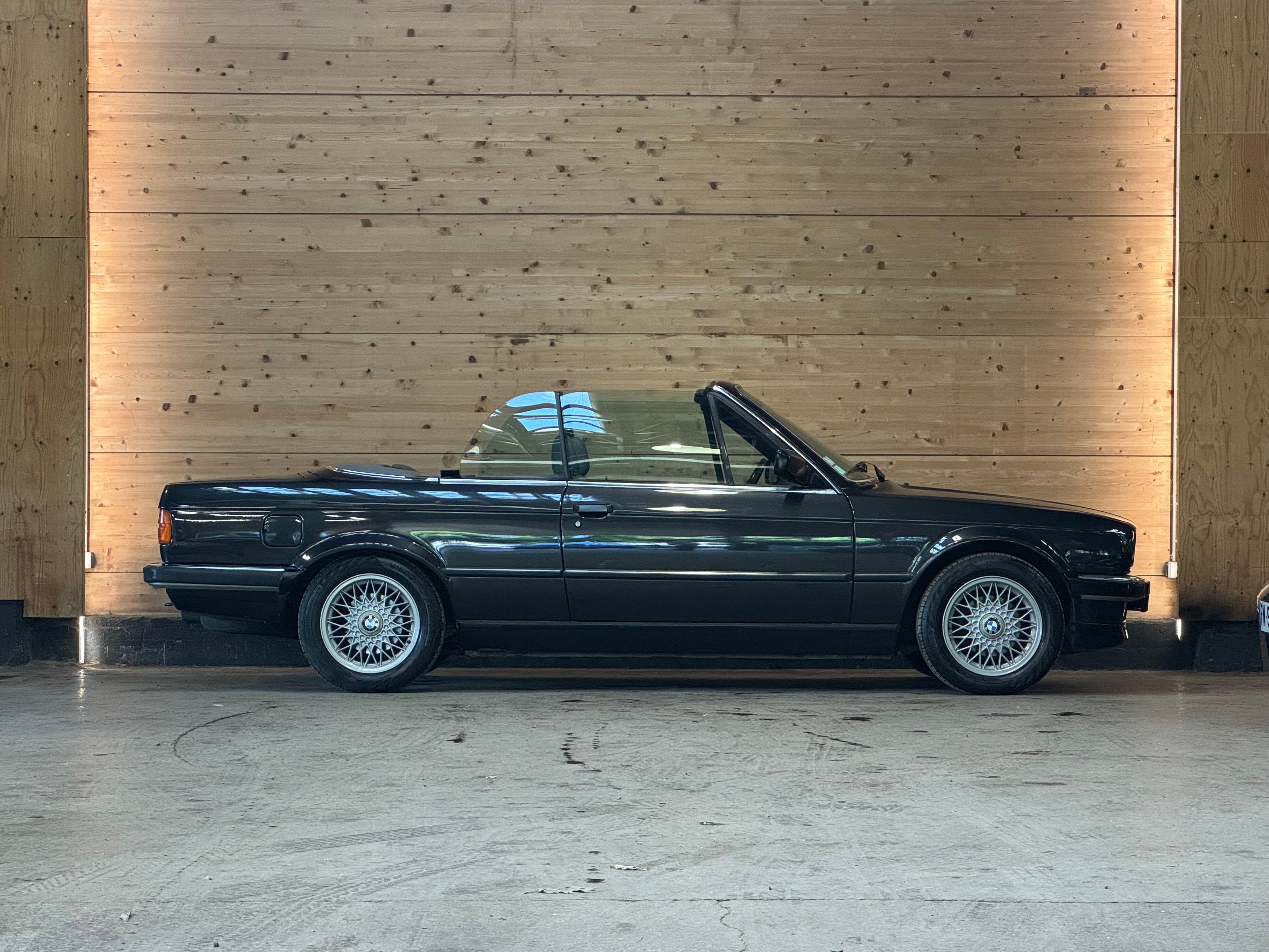 BMW 325i Cabriolet