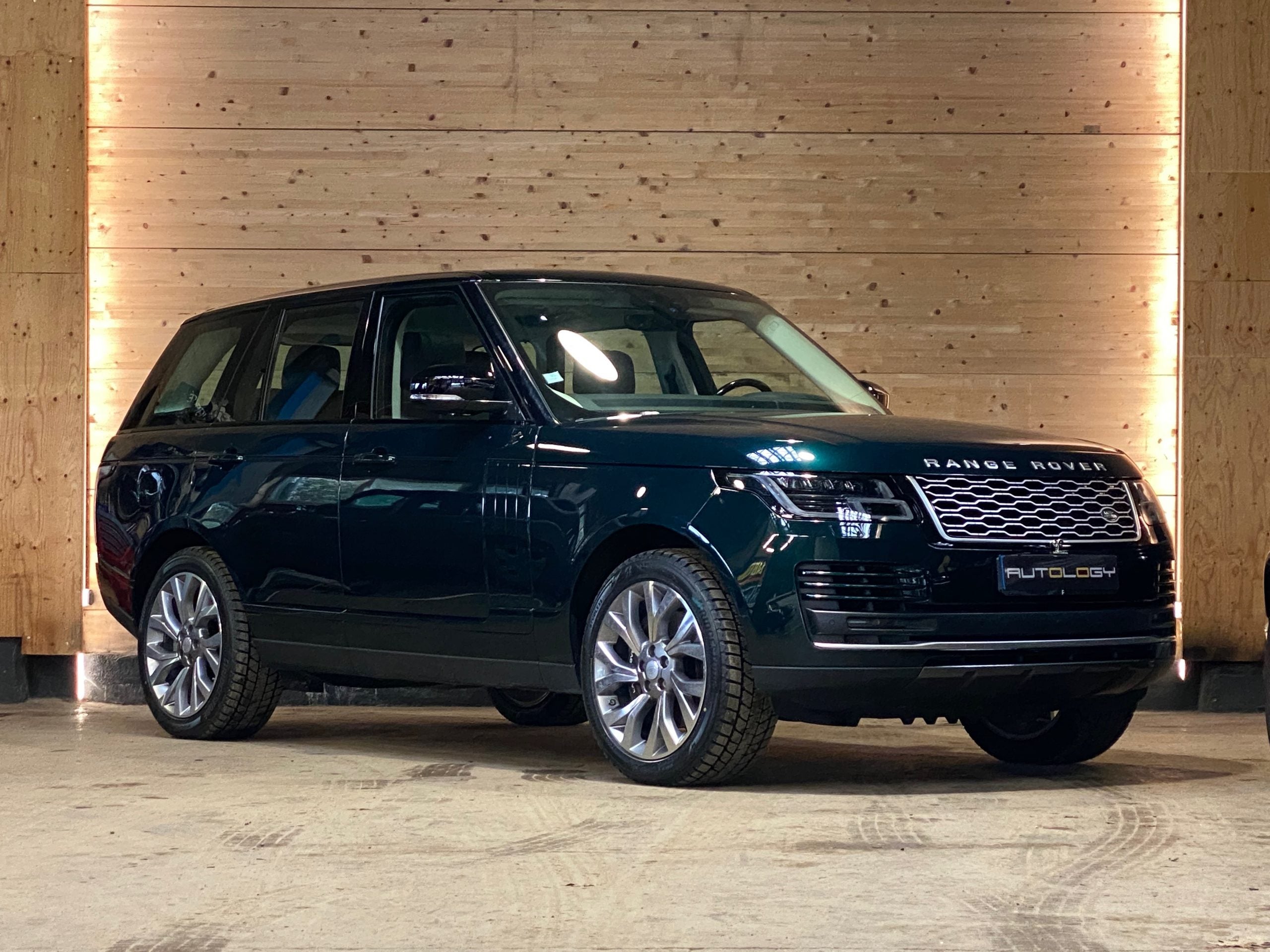 Land Rover Range Rover P400e Vogue