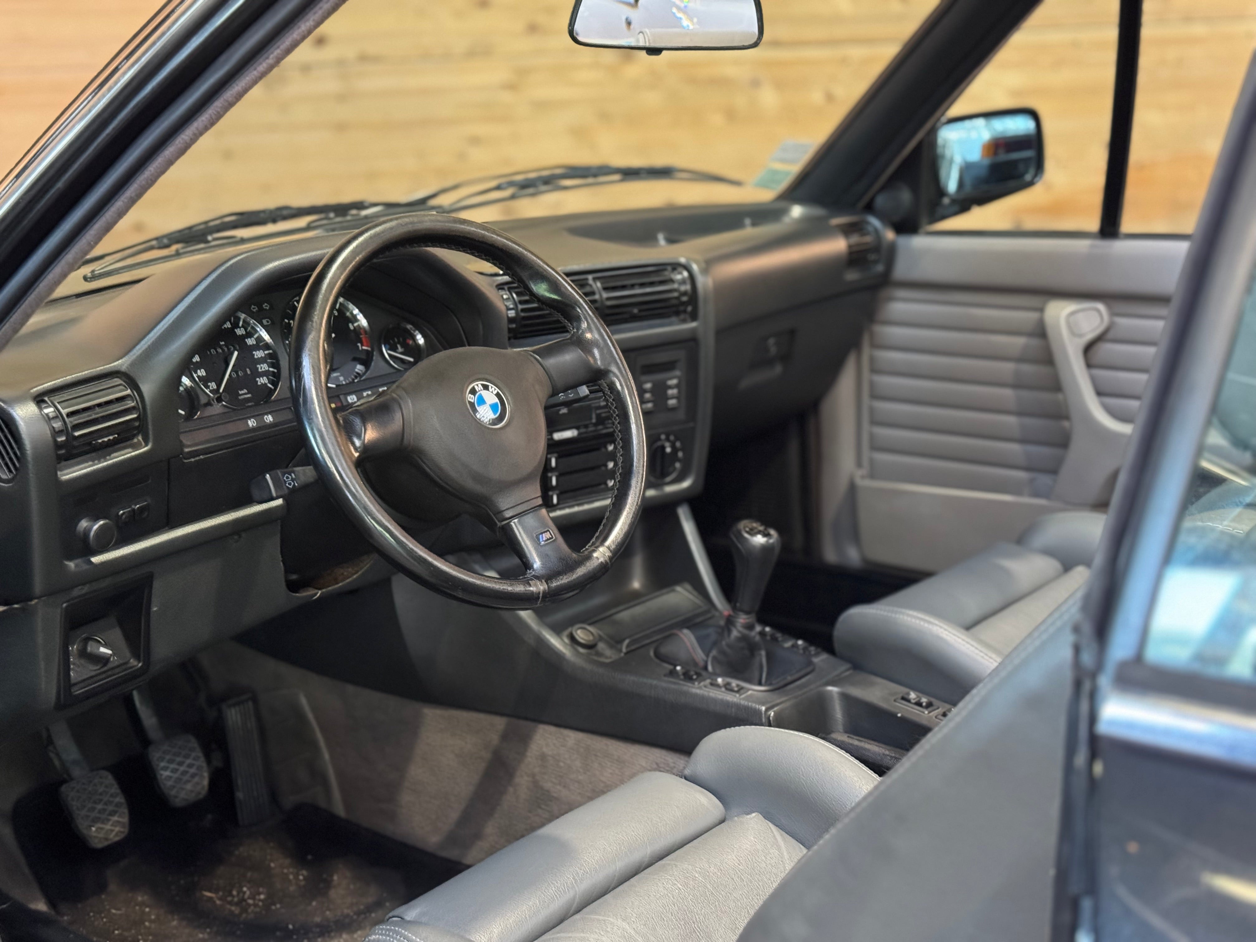 BMW 325i Cabriolet