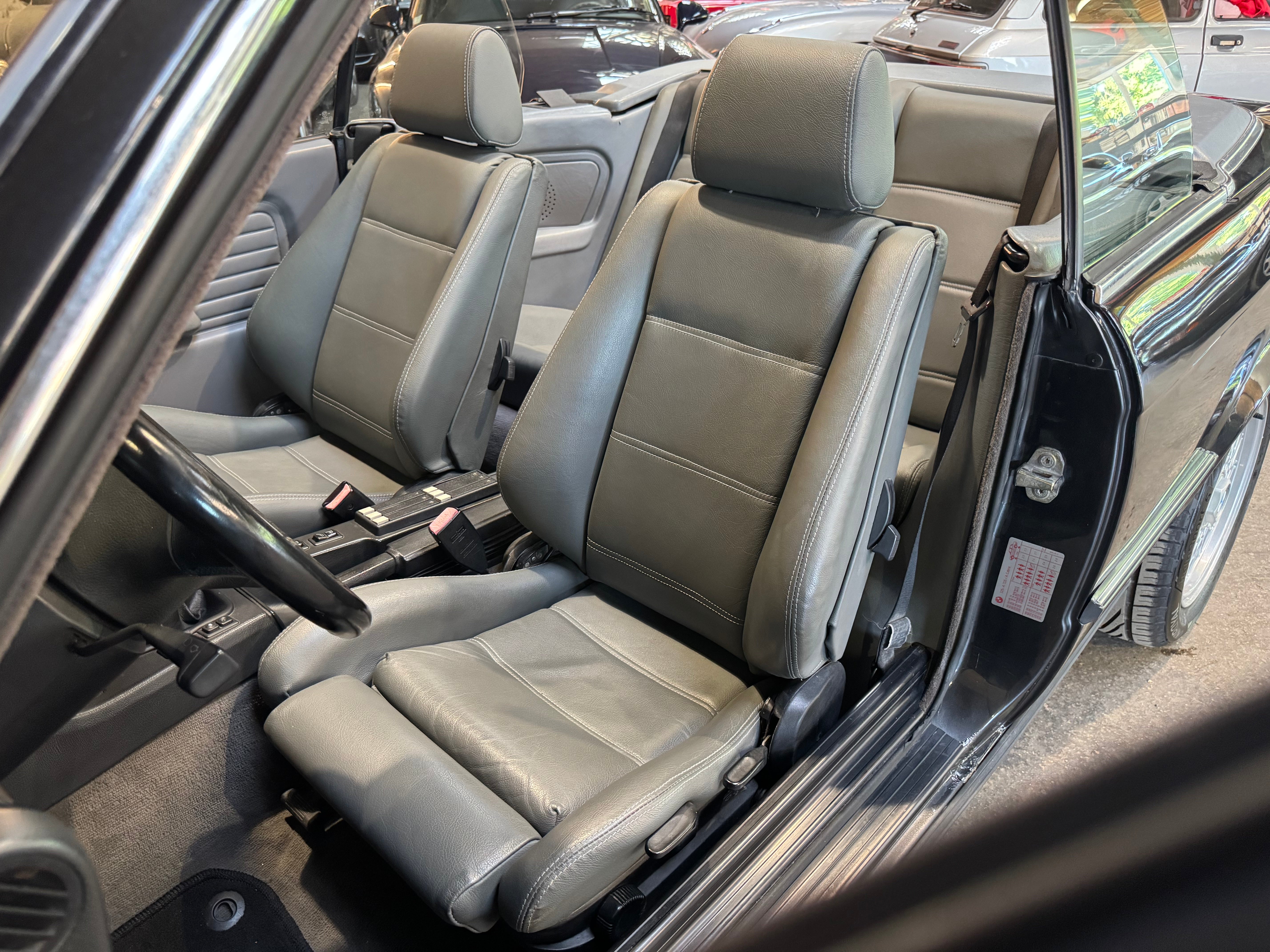 BMW 325i Cabriolet